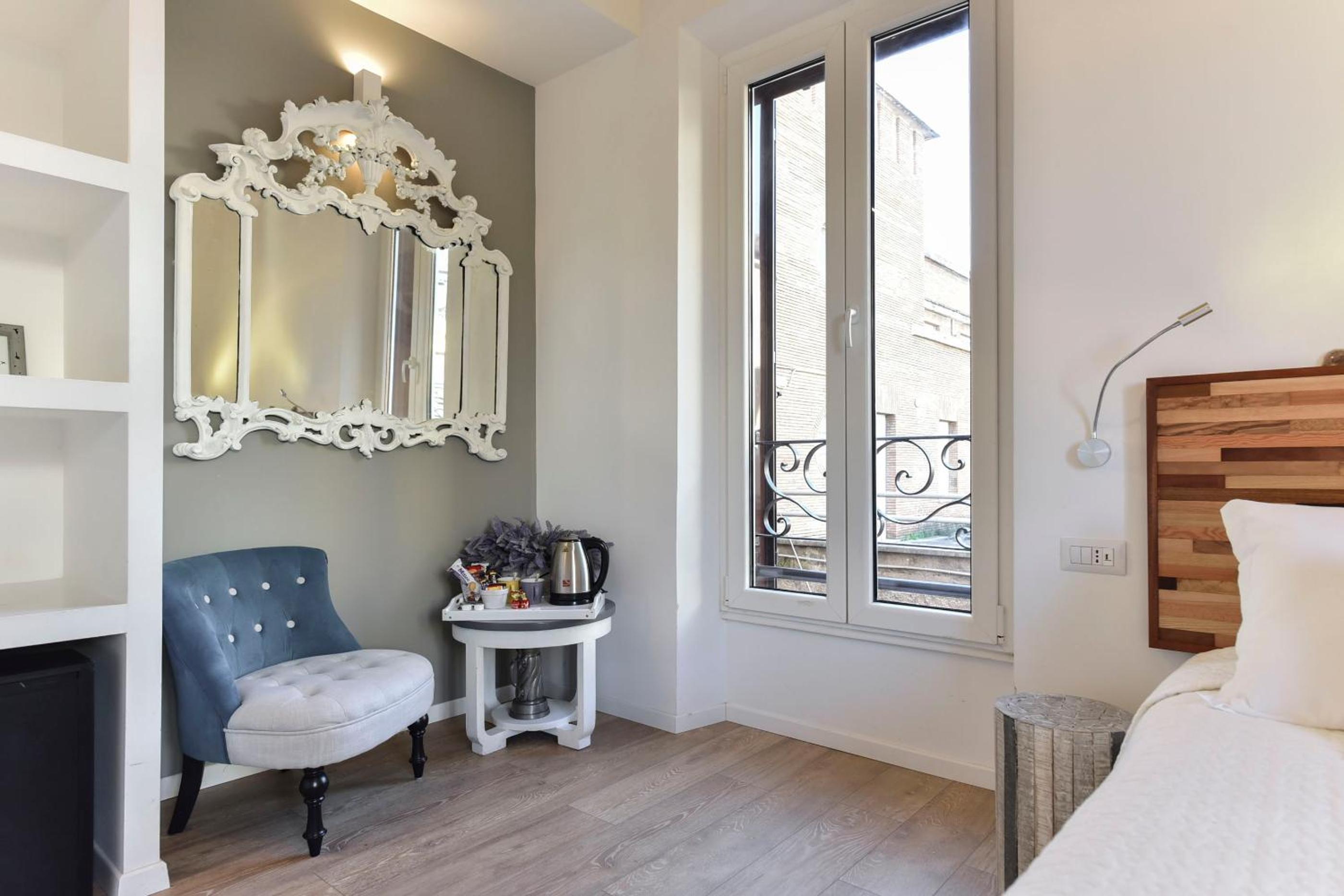 Deluxe Double or Twin Room with City View photo 3