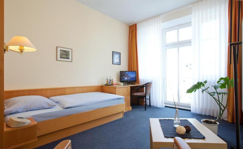 Large Single Room photo 2