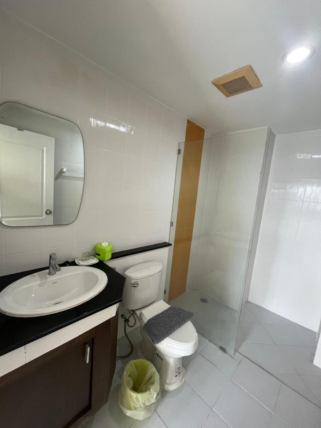 Deluxe King Room photo 3