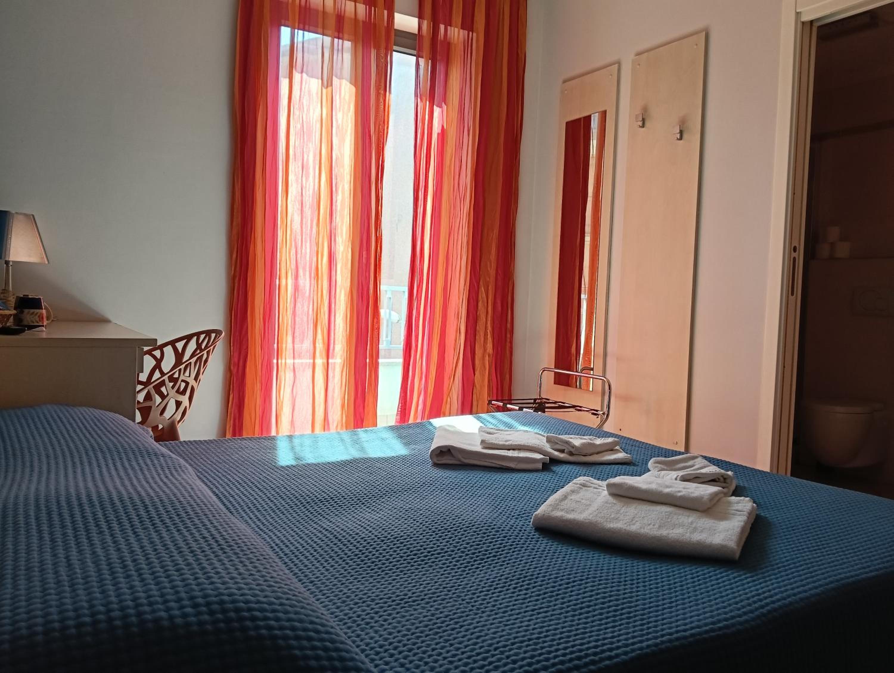 Deluxe Double or Twin Room with Balcony photo 3
