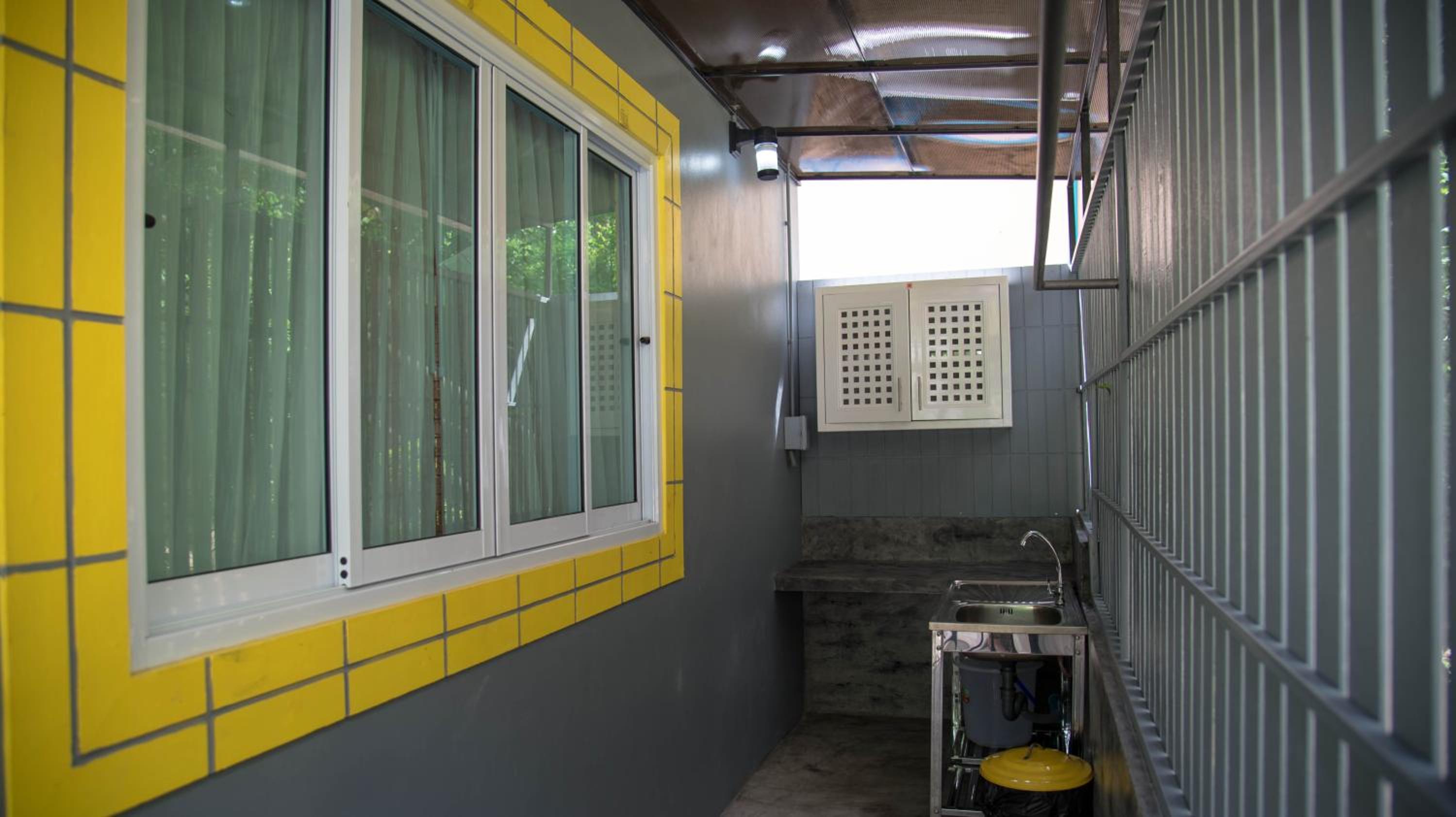 Bungalow with Garden View photo 2