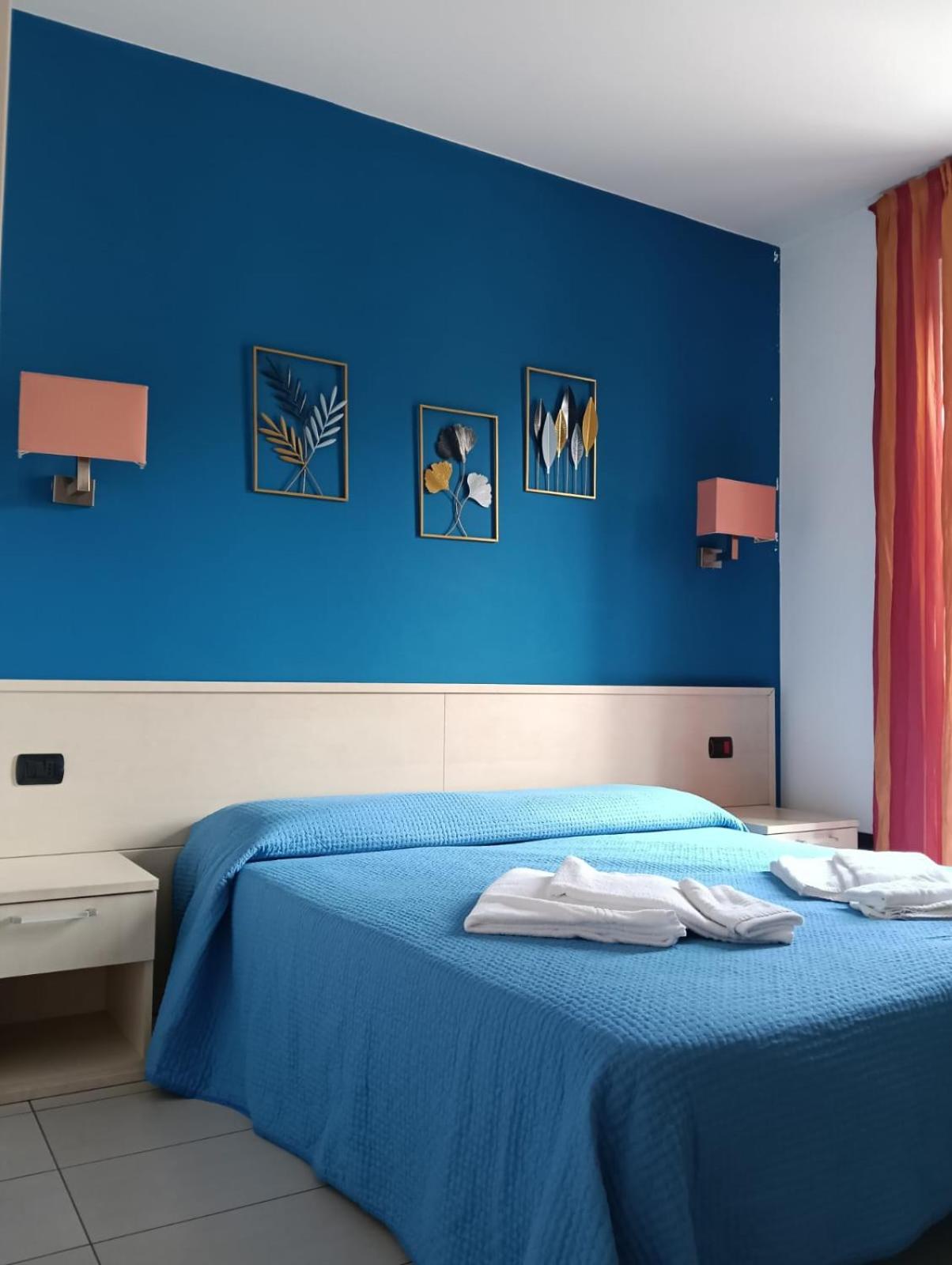 Deluxe One-Bedroom Apartment with City View photo 1