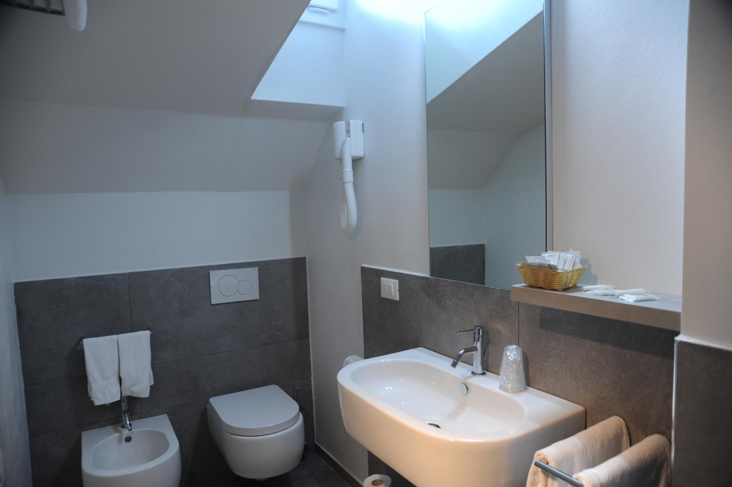 Comfort Quadruple Room - Photo 19