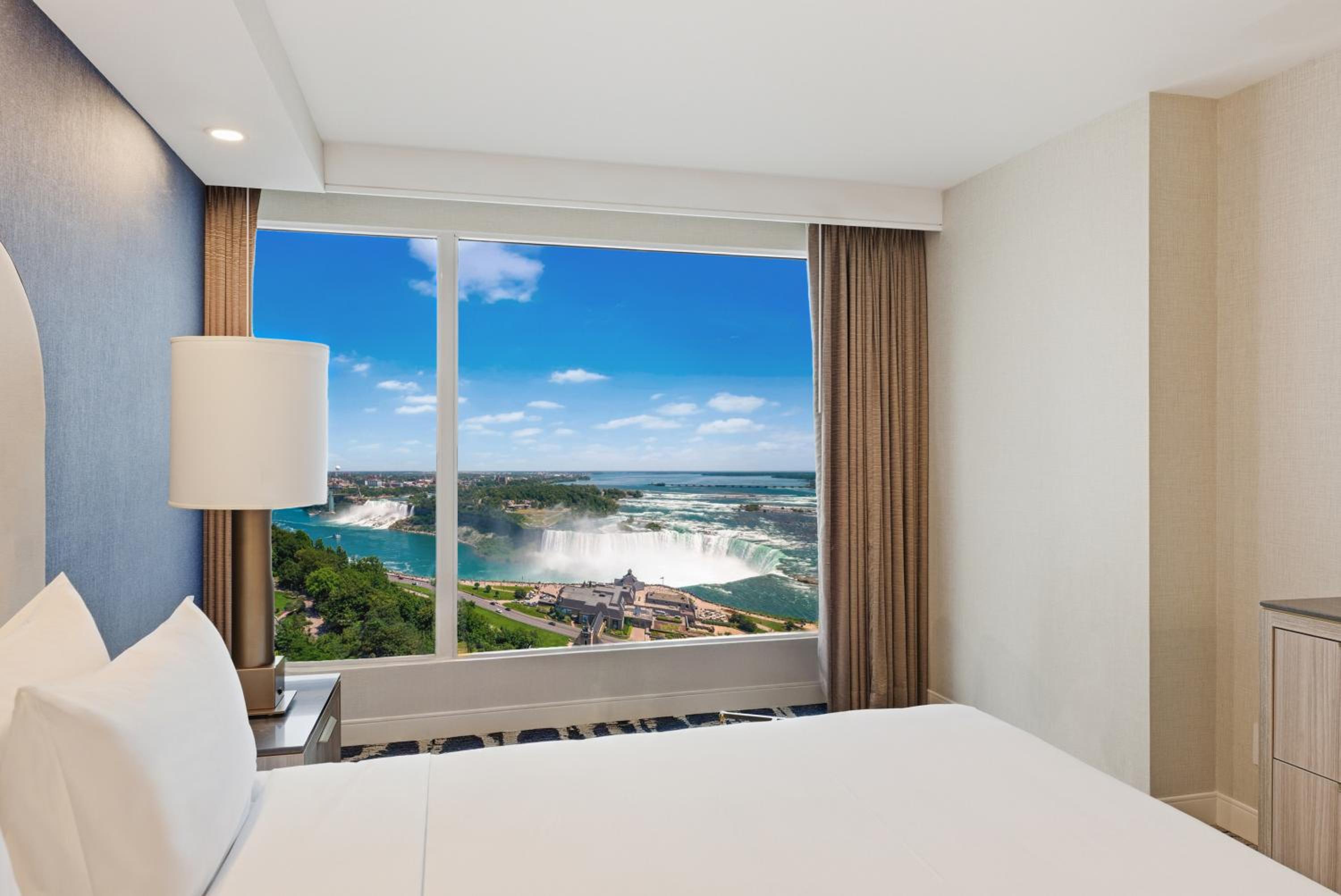 Premium Fallsview | One King Bed - Photo 1