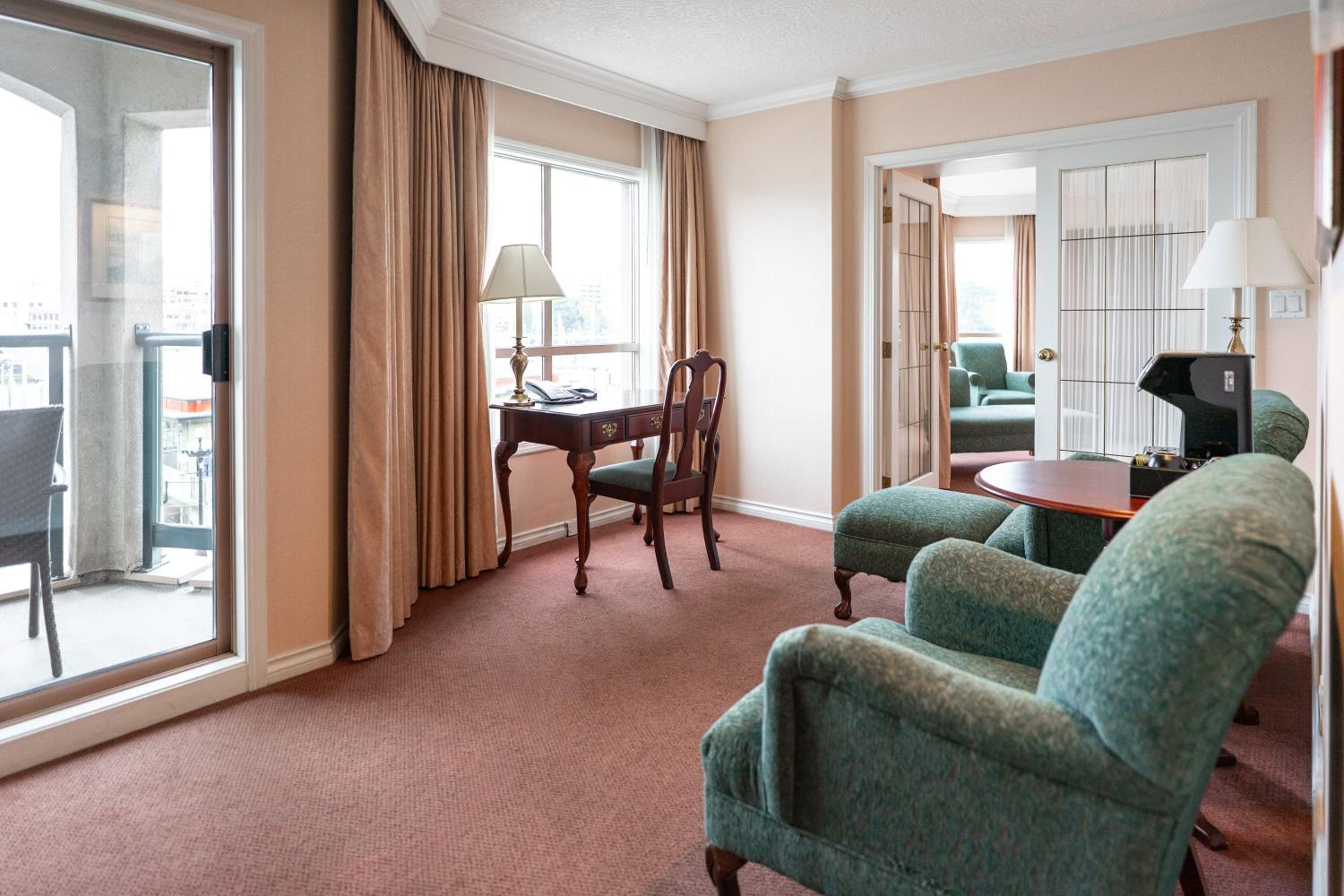 City View Suite: Two Queen Beds - Photo 2