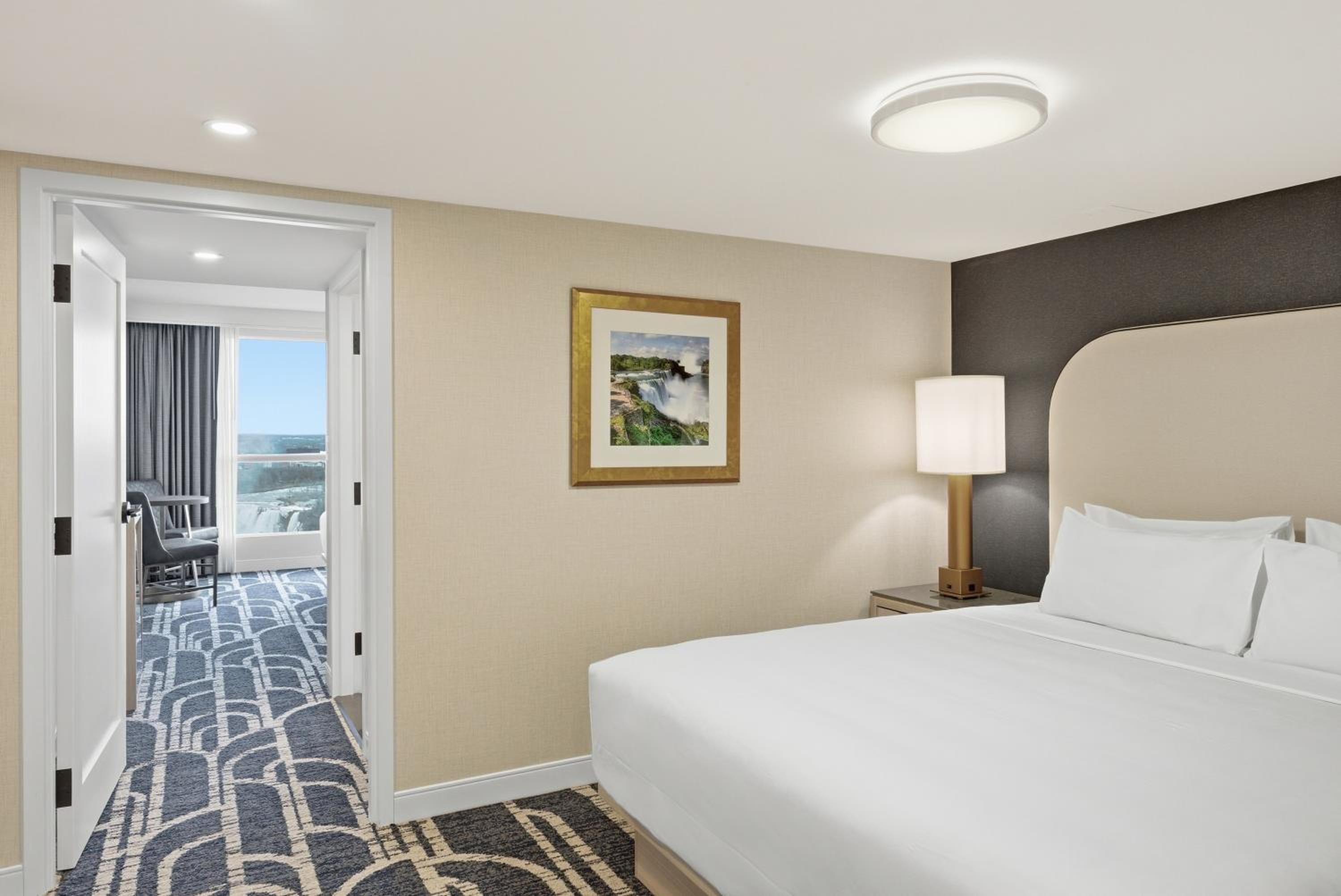 Premium Fallsview Suite | Two King Beds - Photo 2