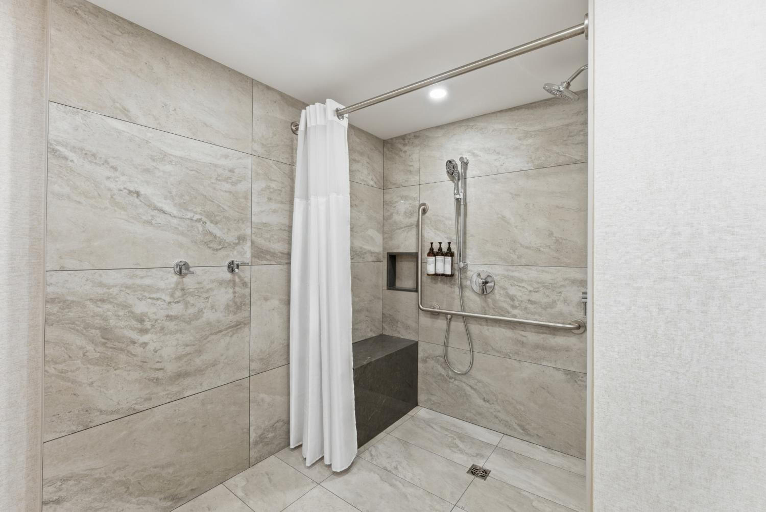 Fallsview Suite | Two King Beds | (Accessible Roll-In Shower) - Photo 4