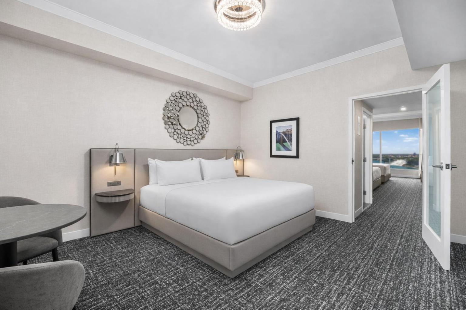 The Vista | Premium Fallsview Suite | Six Beds | Two Bathrooms - Photo 2