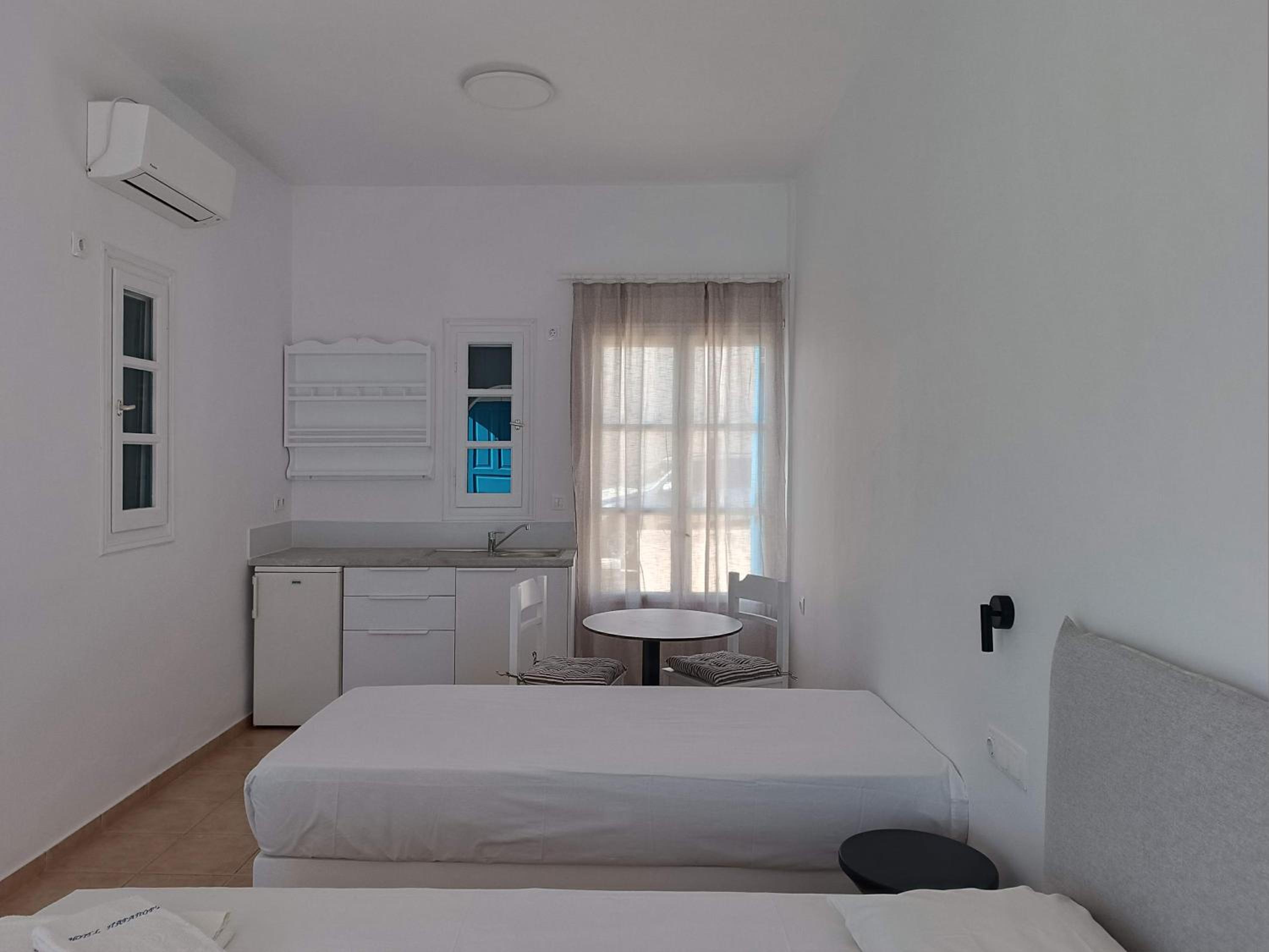 Deluxe Triple Room photo 3