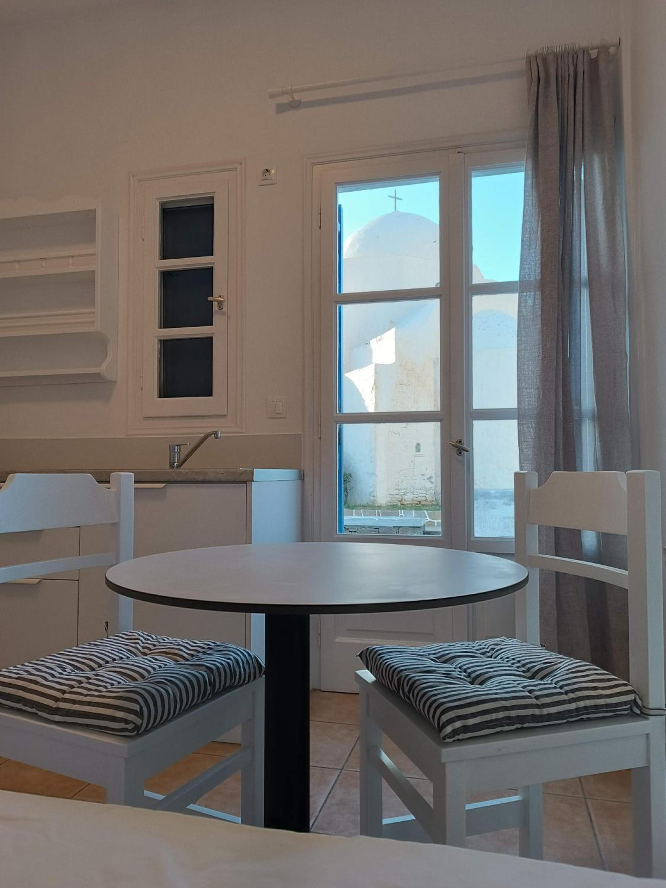 Deluxe Triple Room photo 2