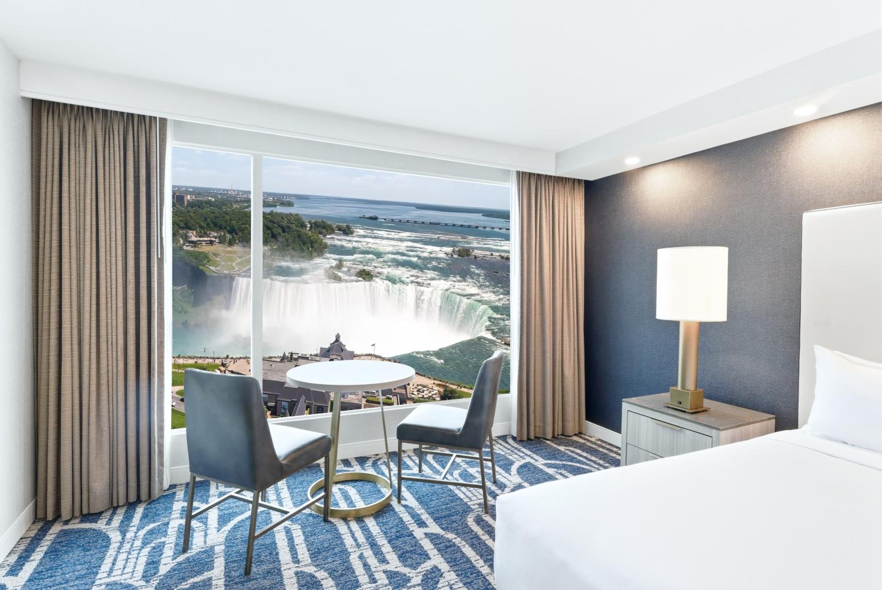 Fallsview Suite | Three Beds - Photo 2