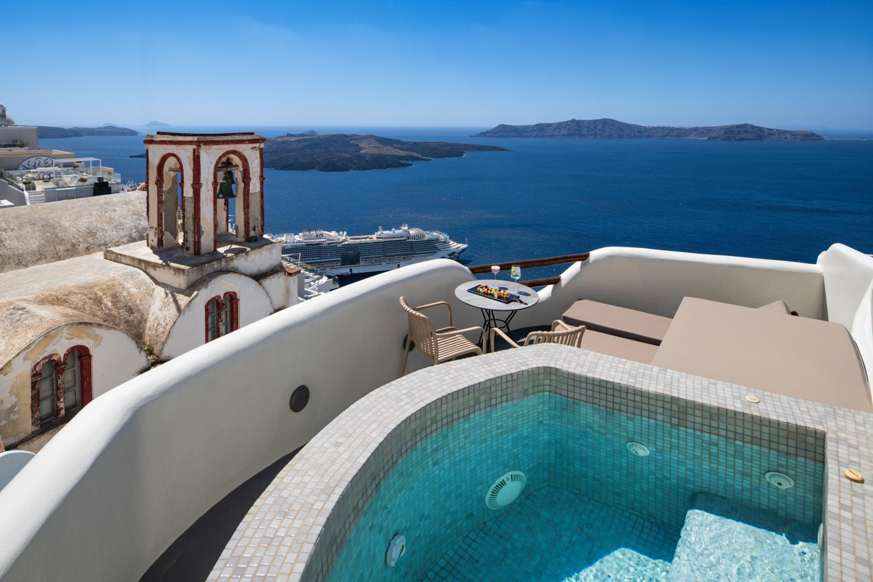Cozy Suite Outdoor Jacuzzi - Photo 9