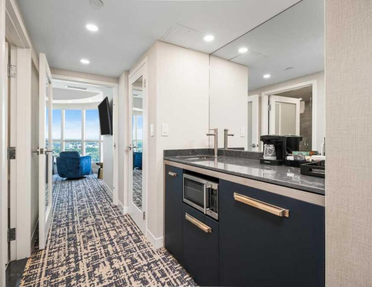 The Family Presidential Suite | Panoramic Premium Fallsview