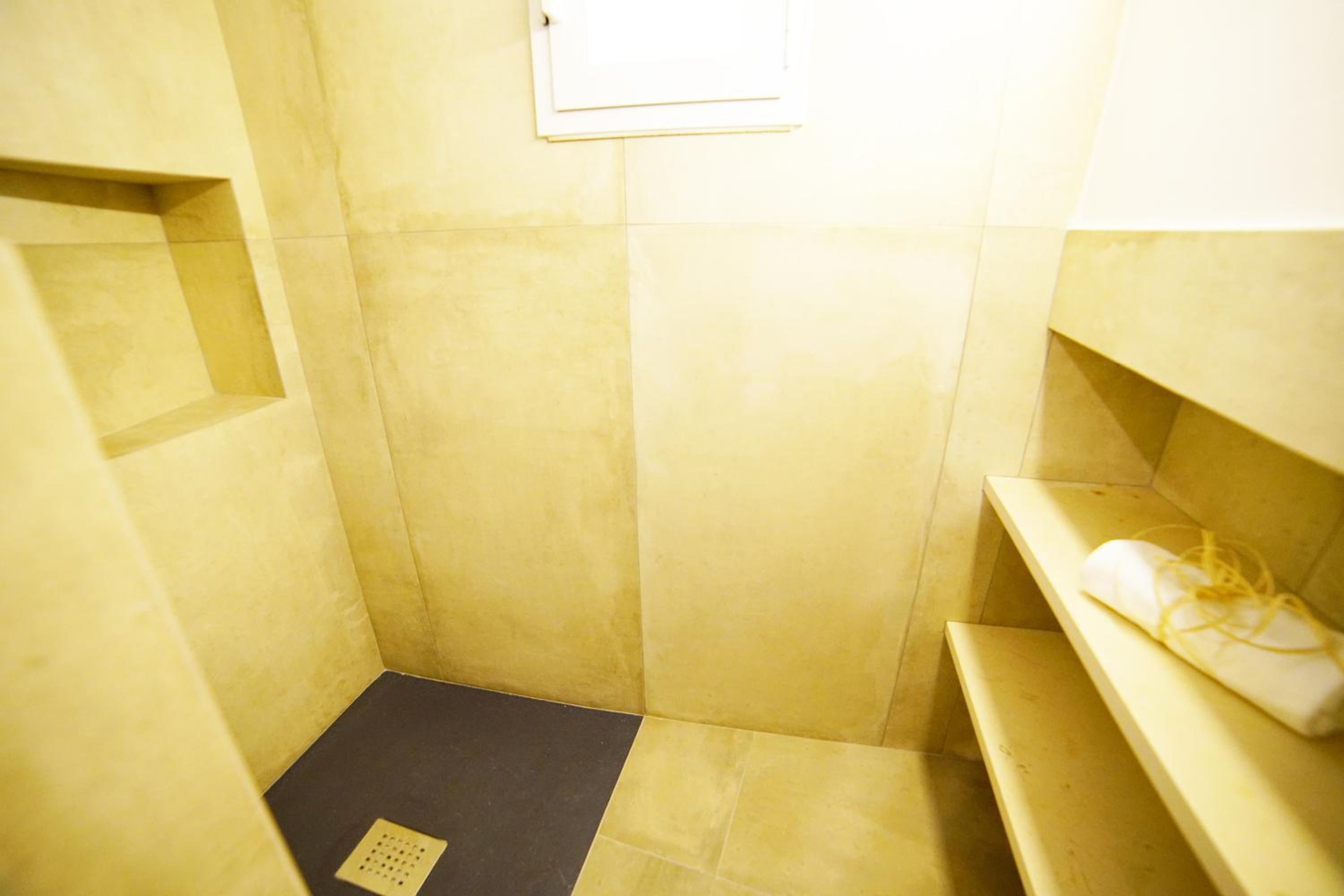Apartment With Terrace - Photo 8