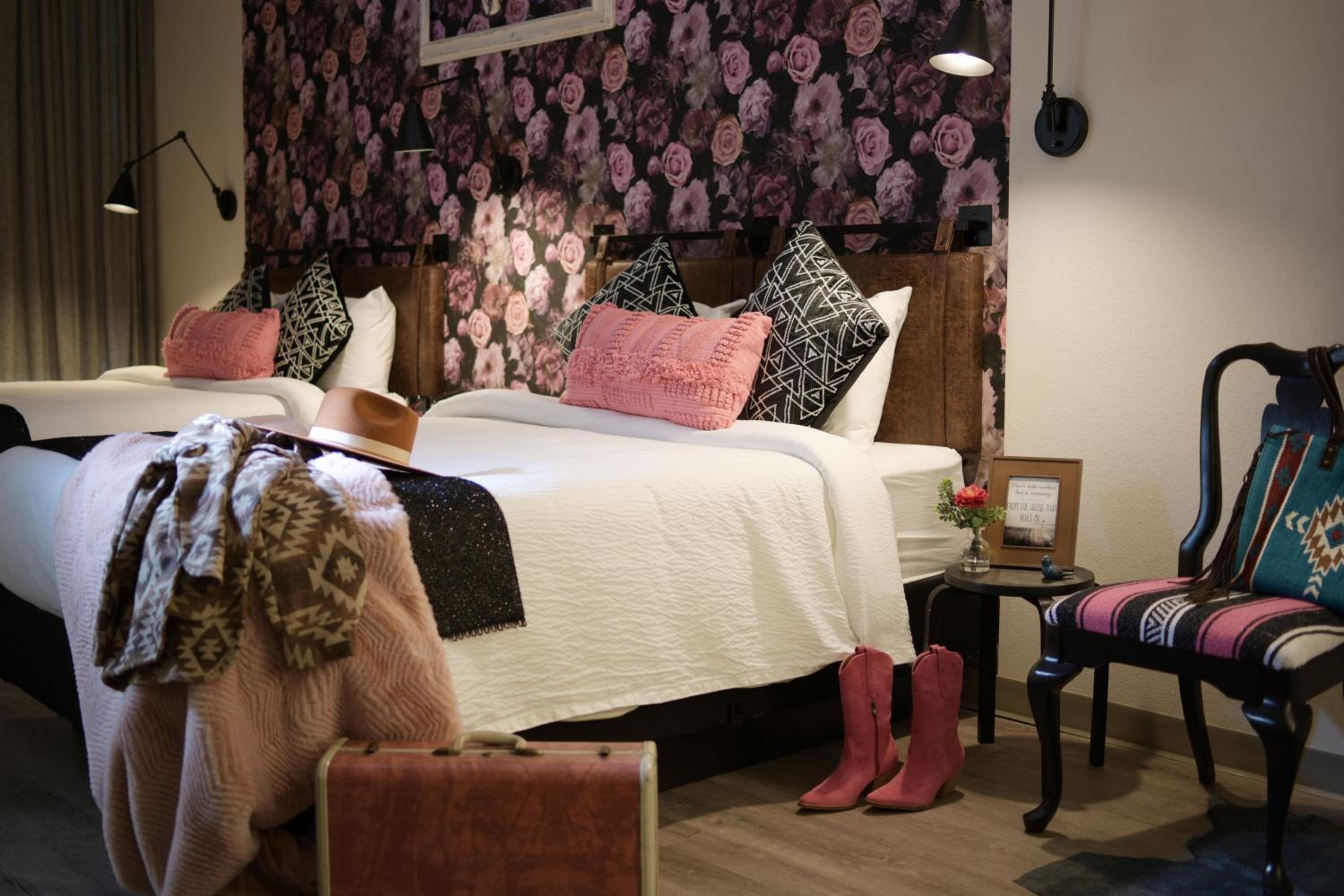 One-Bedroom Queen Suite with Two Queen Beds, Specialty Décor and Trundle Sofa