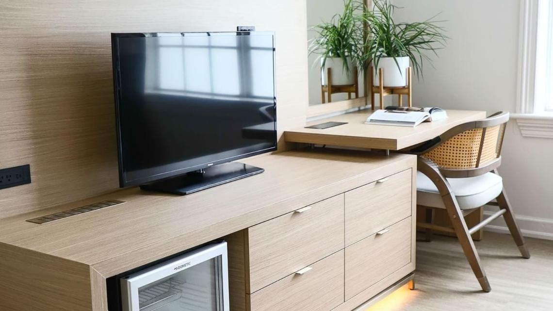 One-Bedroom Suite - Photo 6