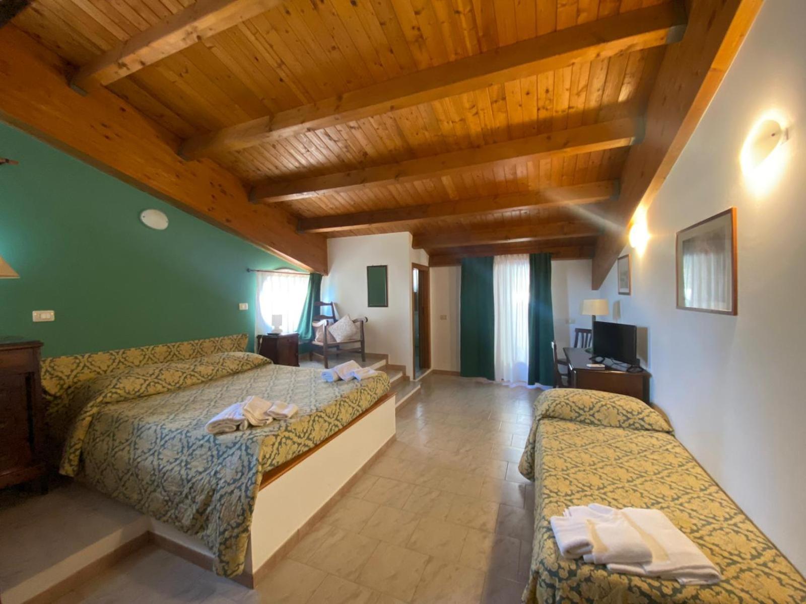 Triple Room with Terrace photo 1