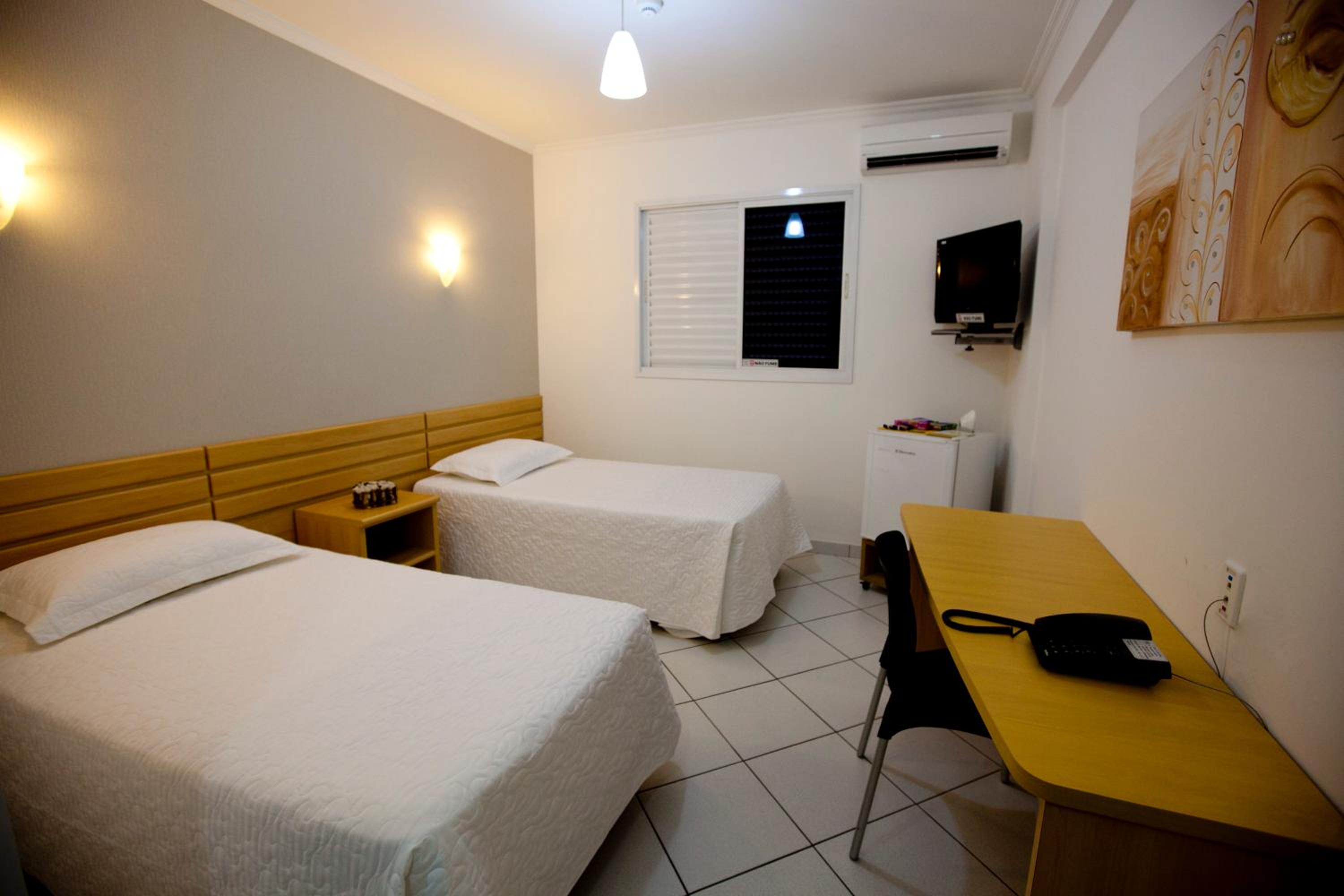 Deluxe Twin Room photo 3