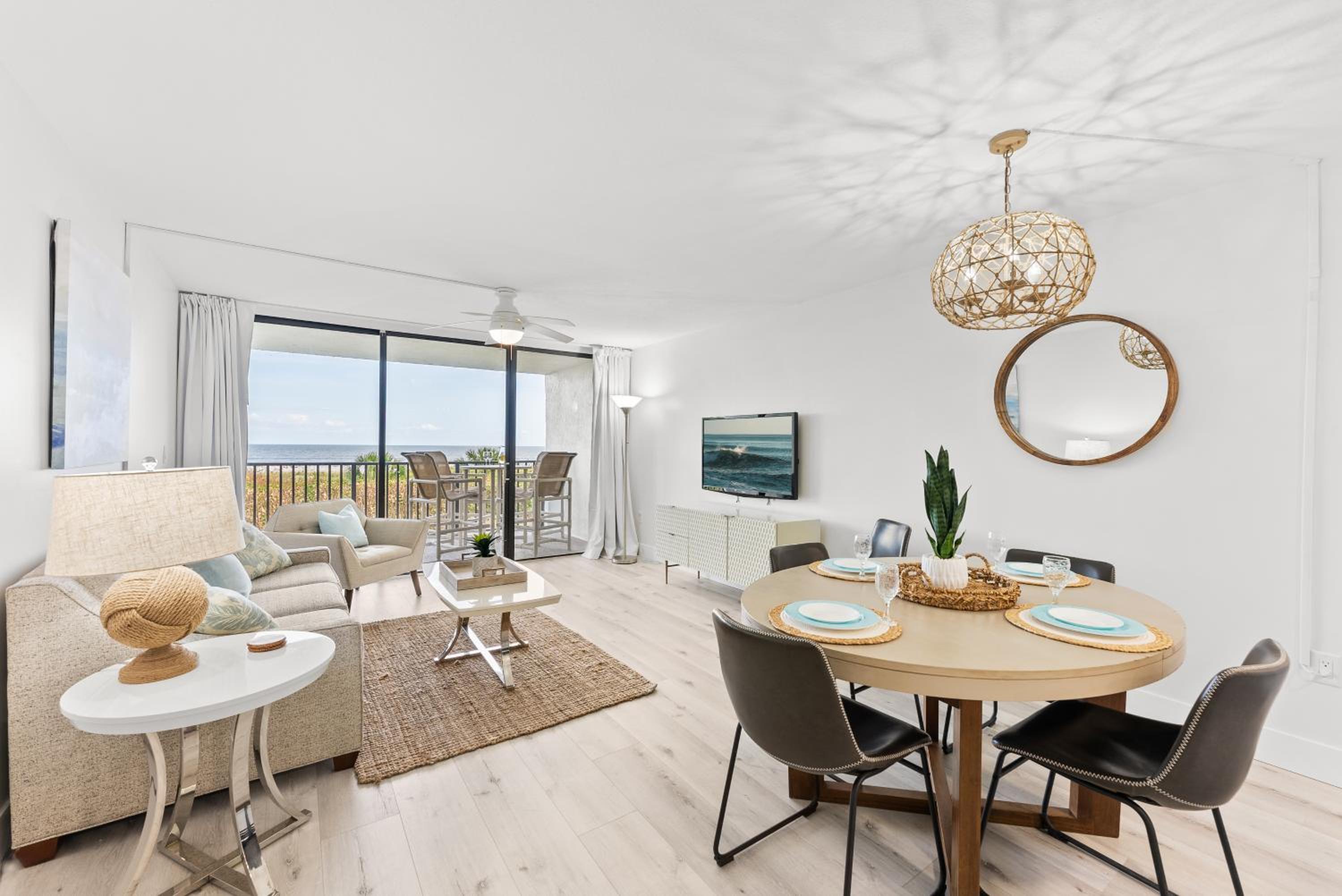 Deluxe Two-Bedroom Apartment - Oceanfront - Unit 204 photo 1