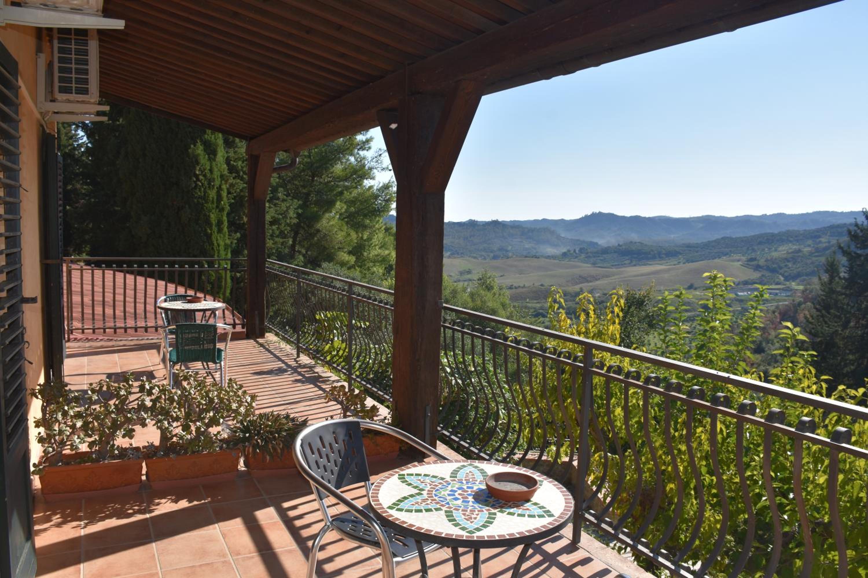 Double Room with Balcony - Photo 4