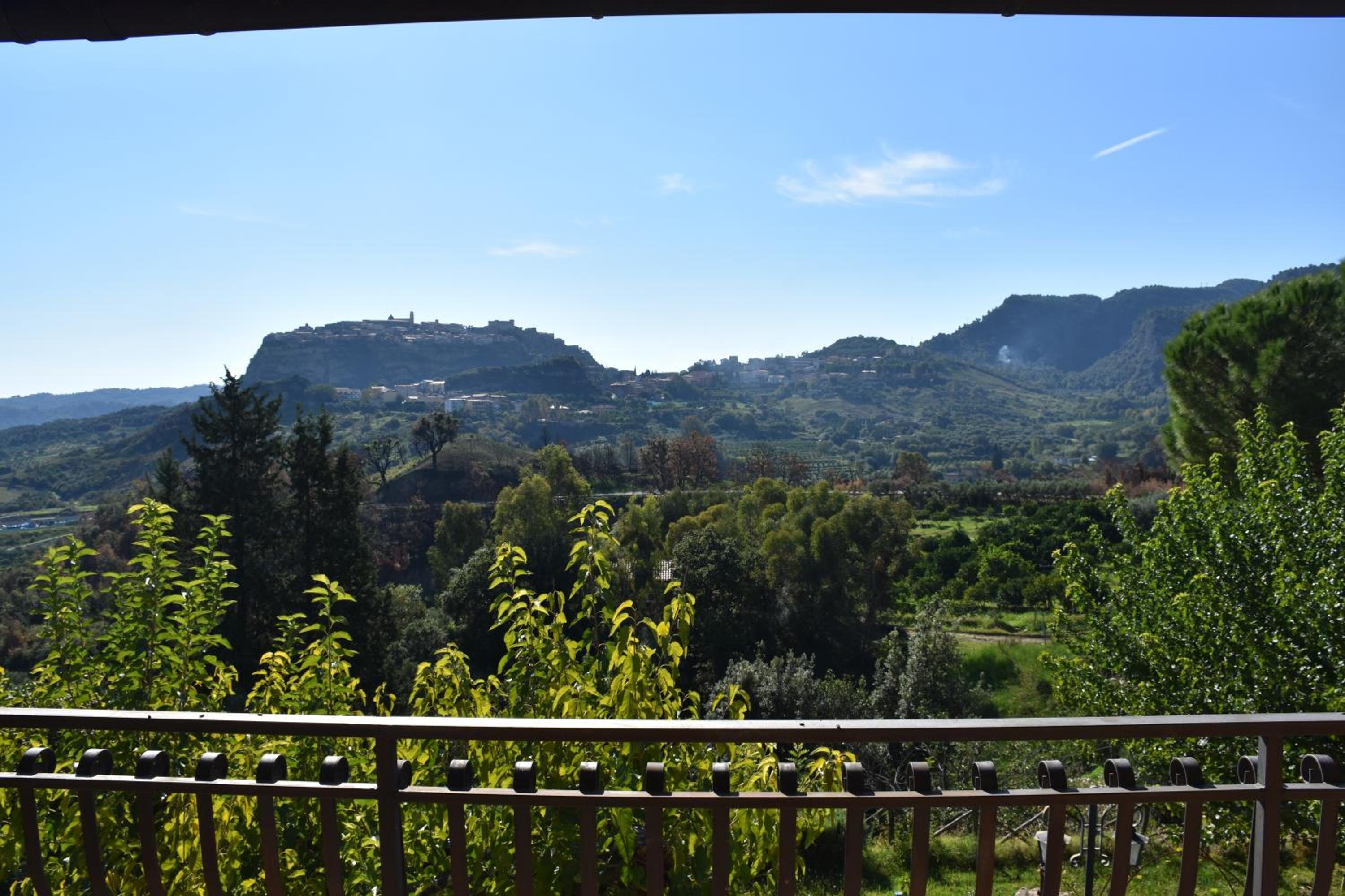 Double Room with Balcony - Photo 6
