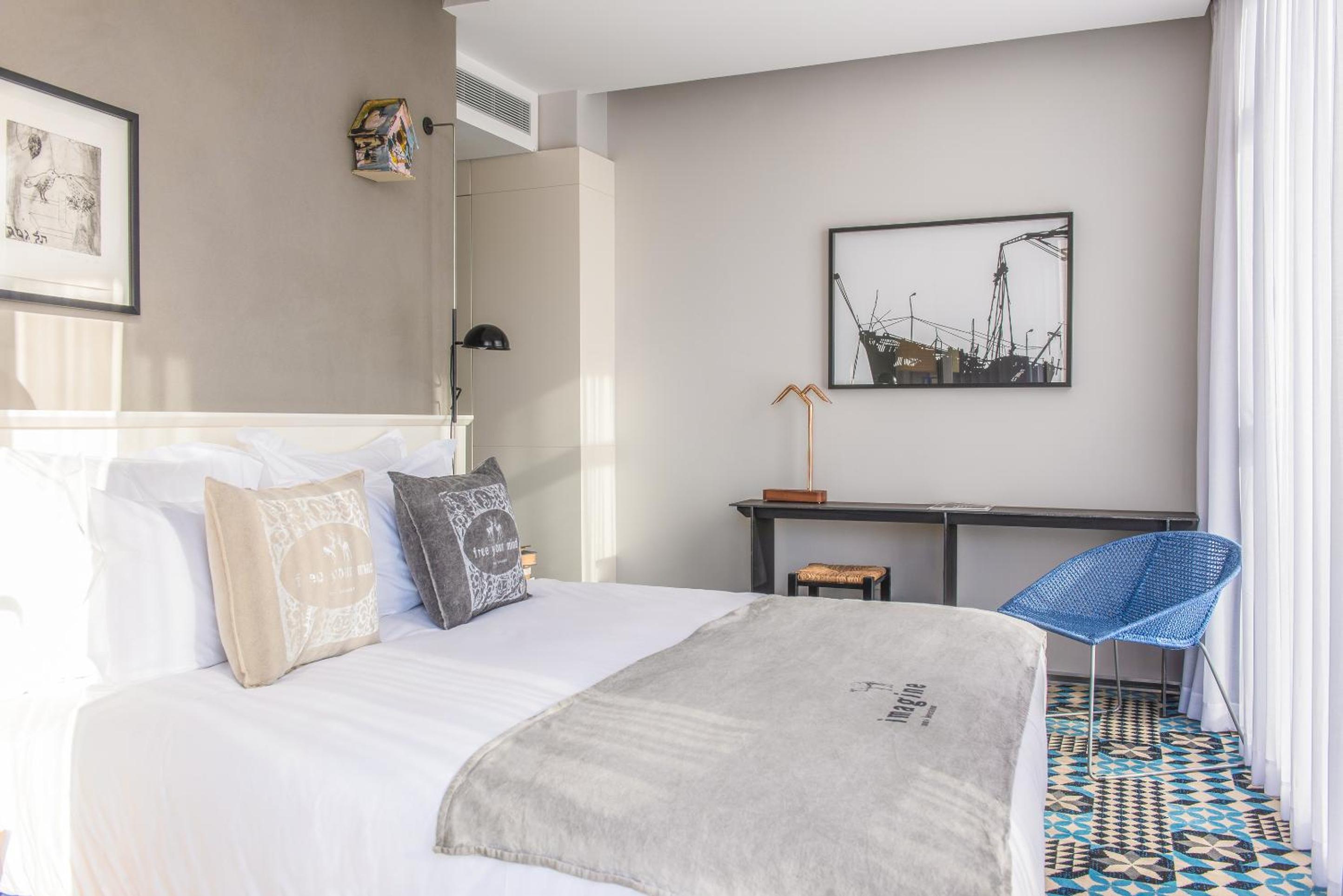 Double or Twin Room with Balcony photo 3