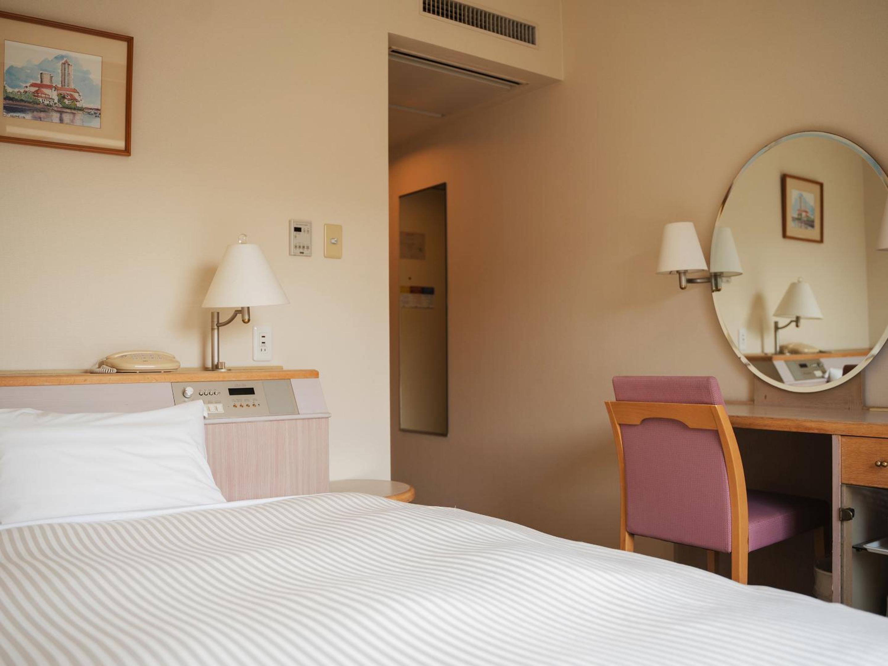 Small Double Room - Photo 4