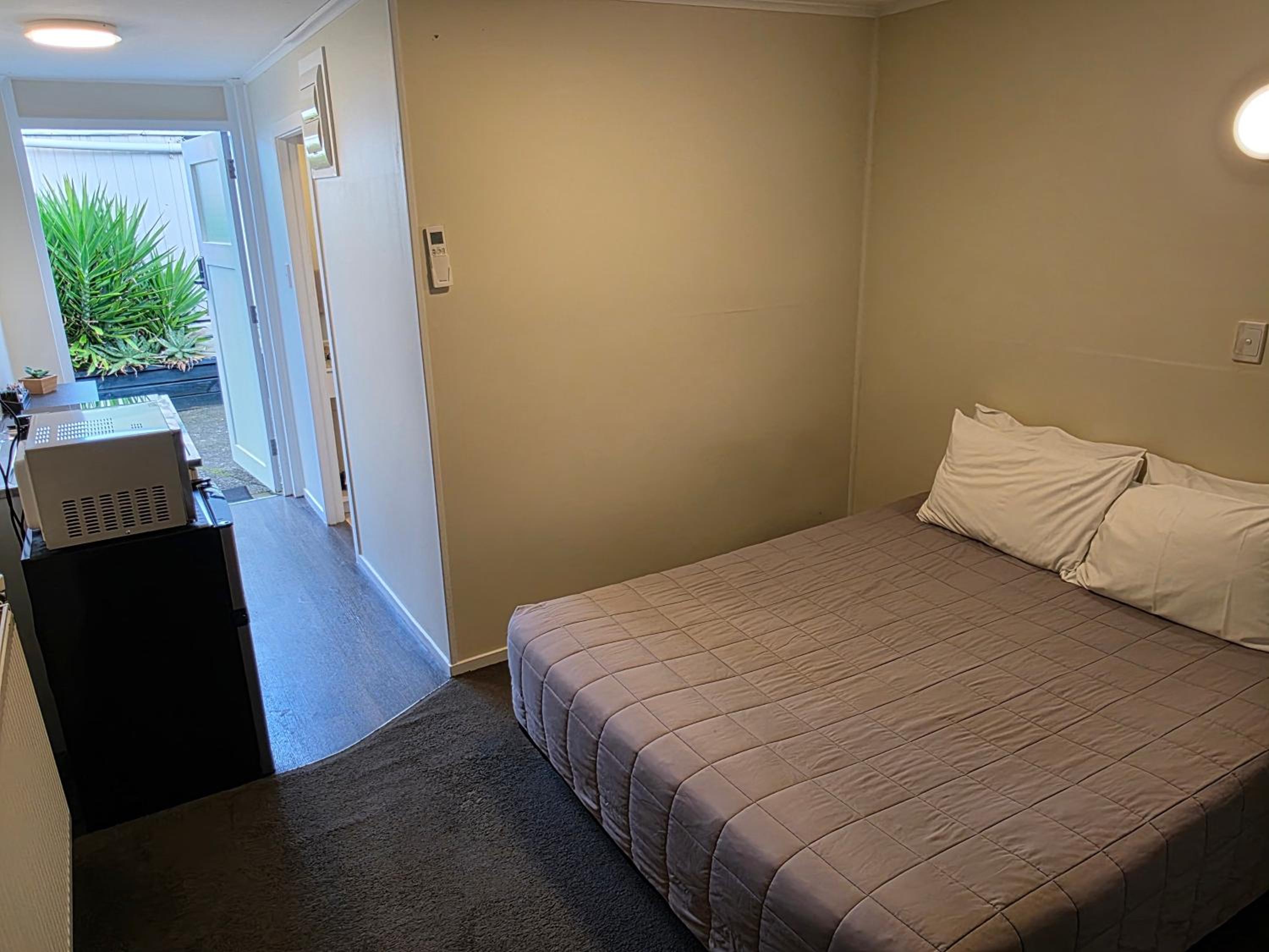 Studio Apartment photo 1