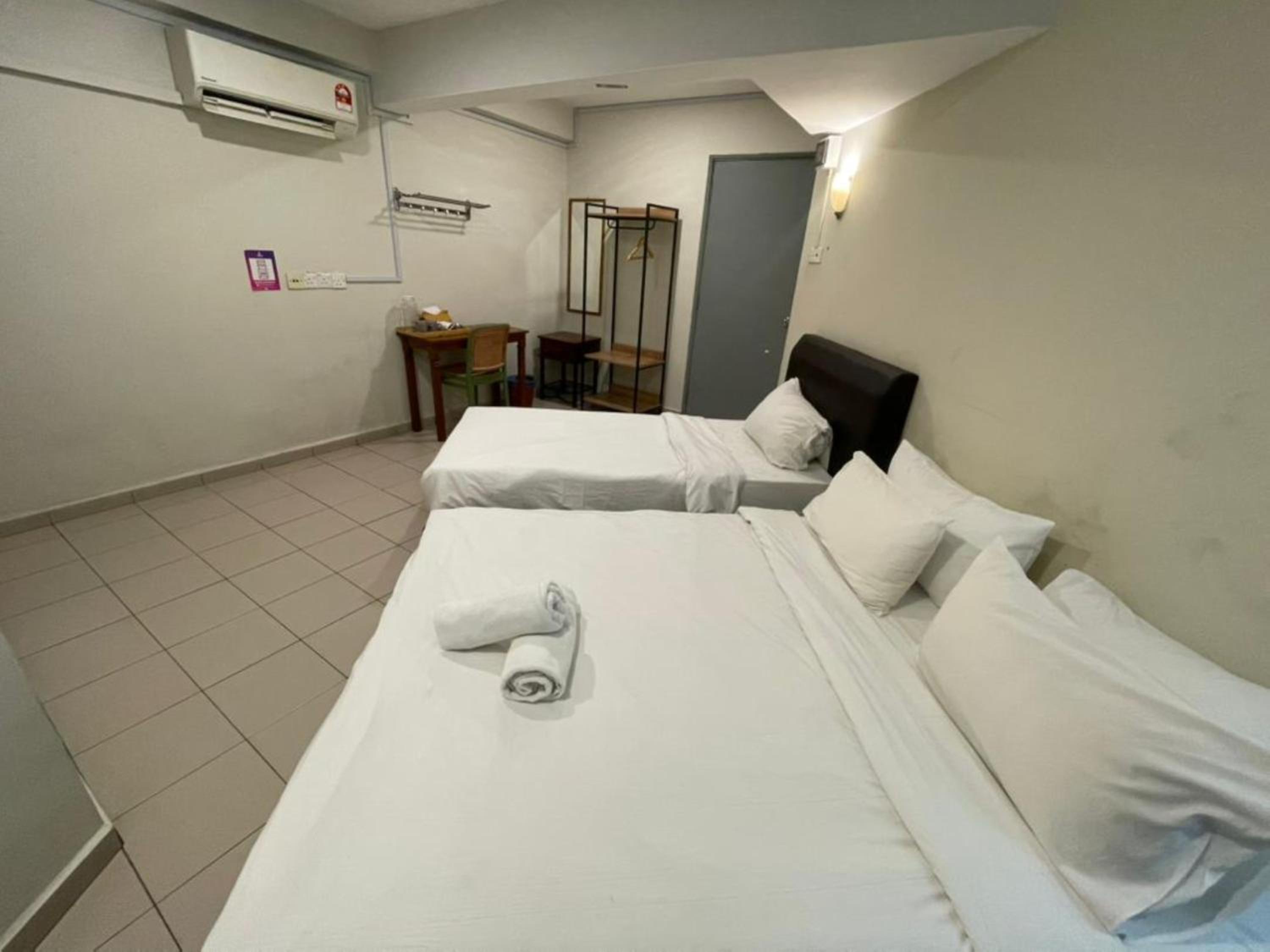 Deluxe Triple Room - Photo 3