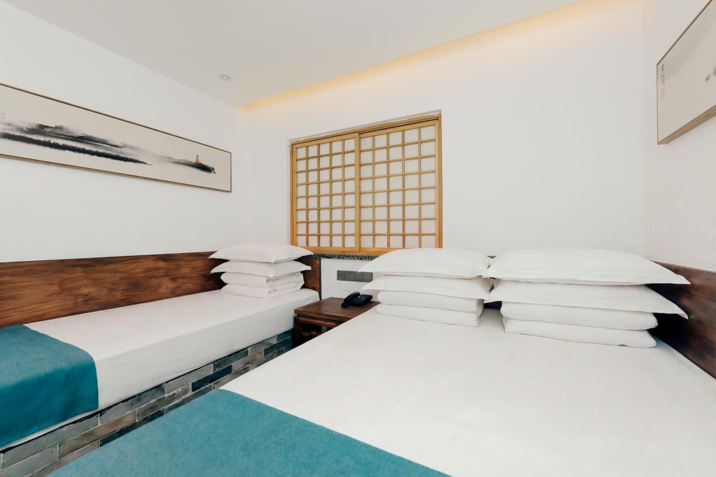 Double Room with Two Double Beds photo 3