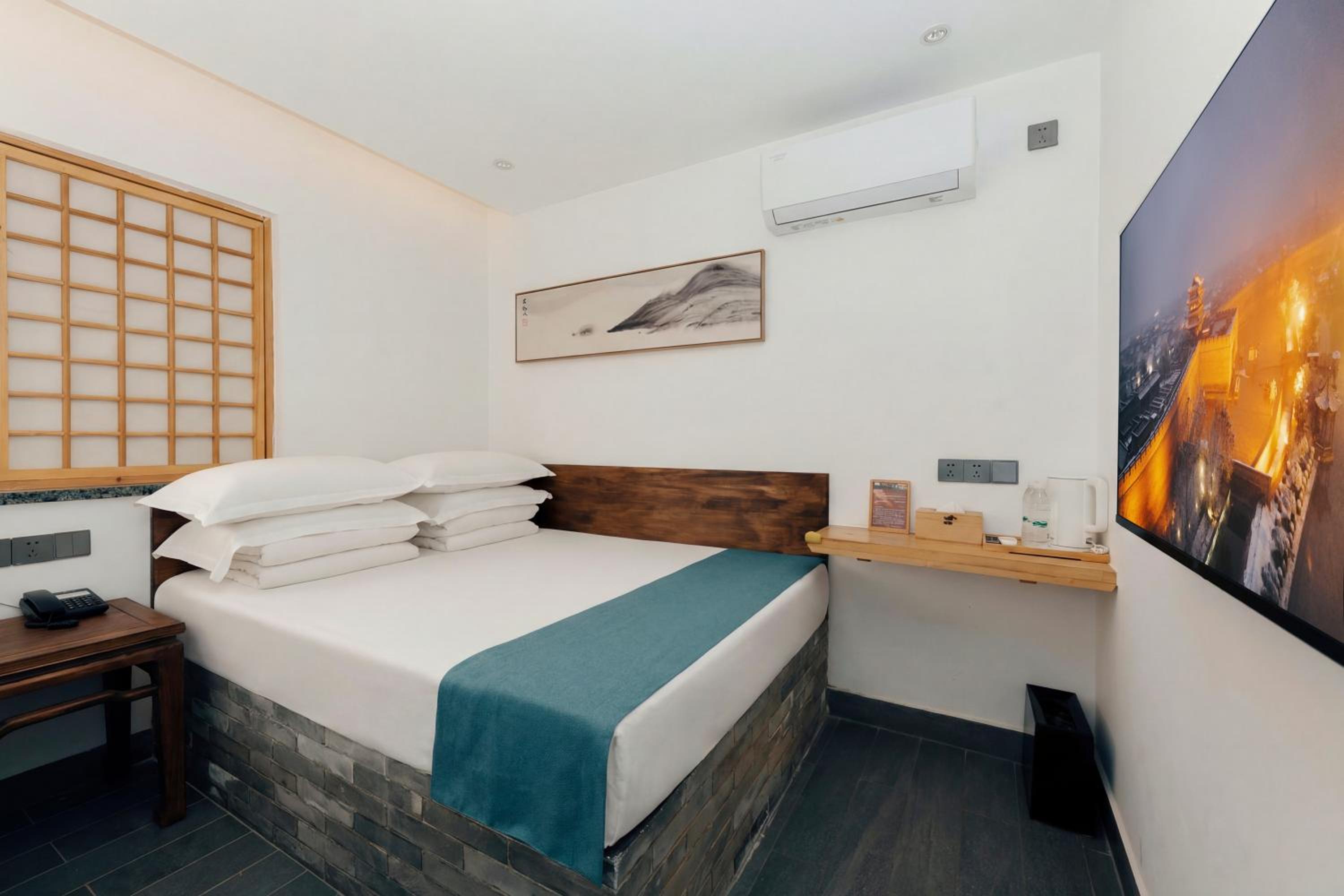 Double Room with Two Double Beds photo 2