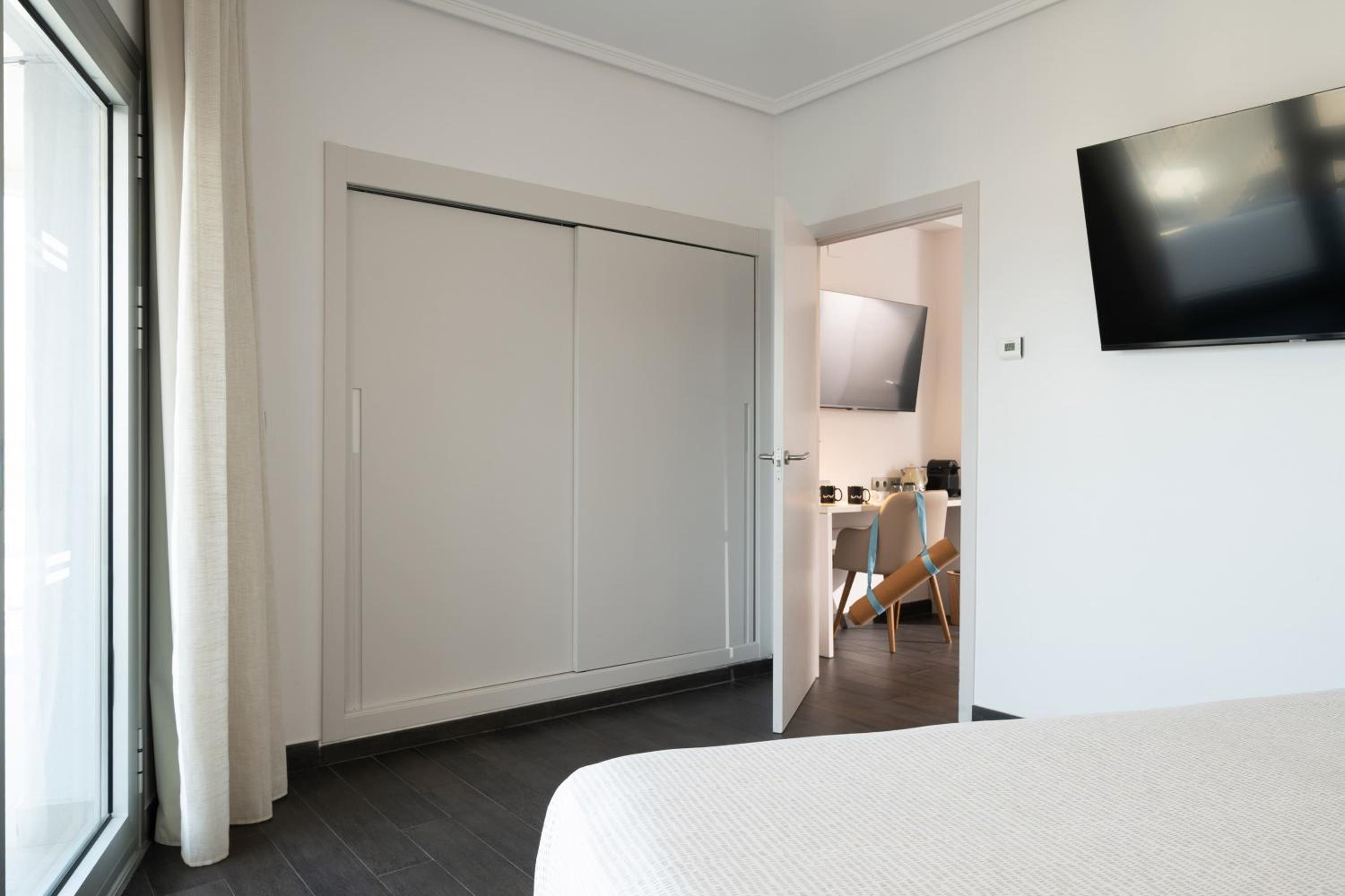 The Townhouse Port View (2 adults + 2 children) - Photo 3