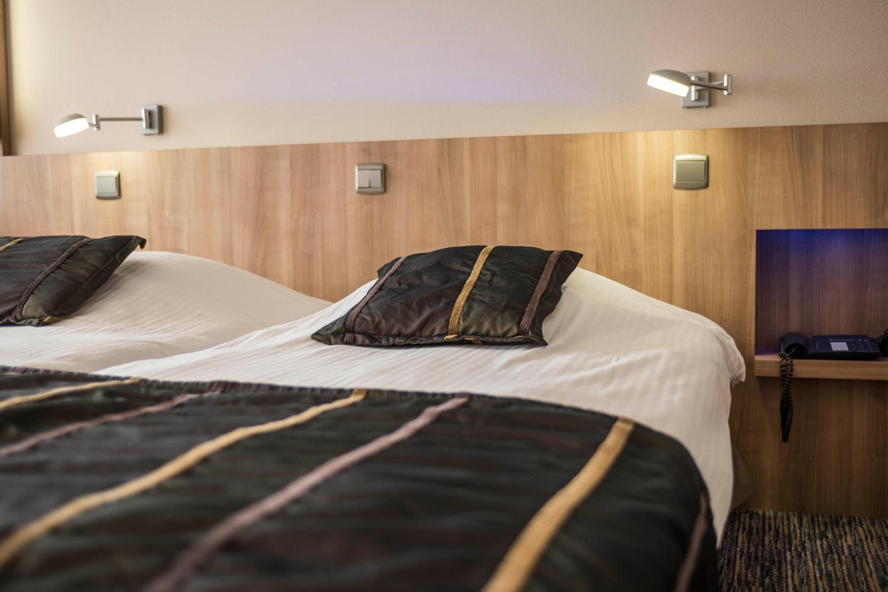 Executive Twin Room - Photo 4