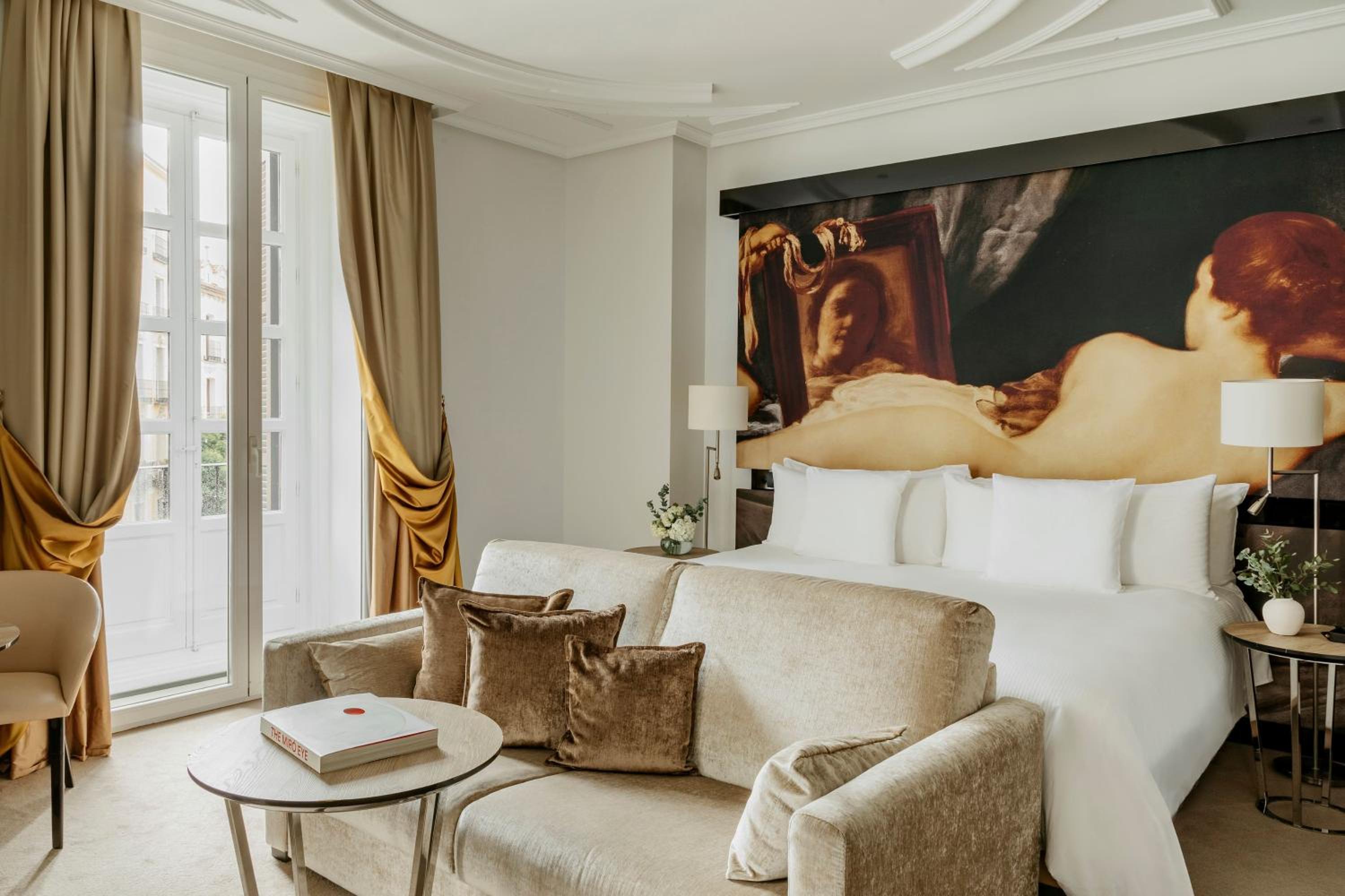 Junior Suite Red Level Connecting Room