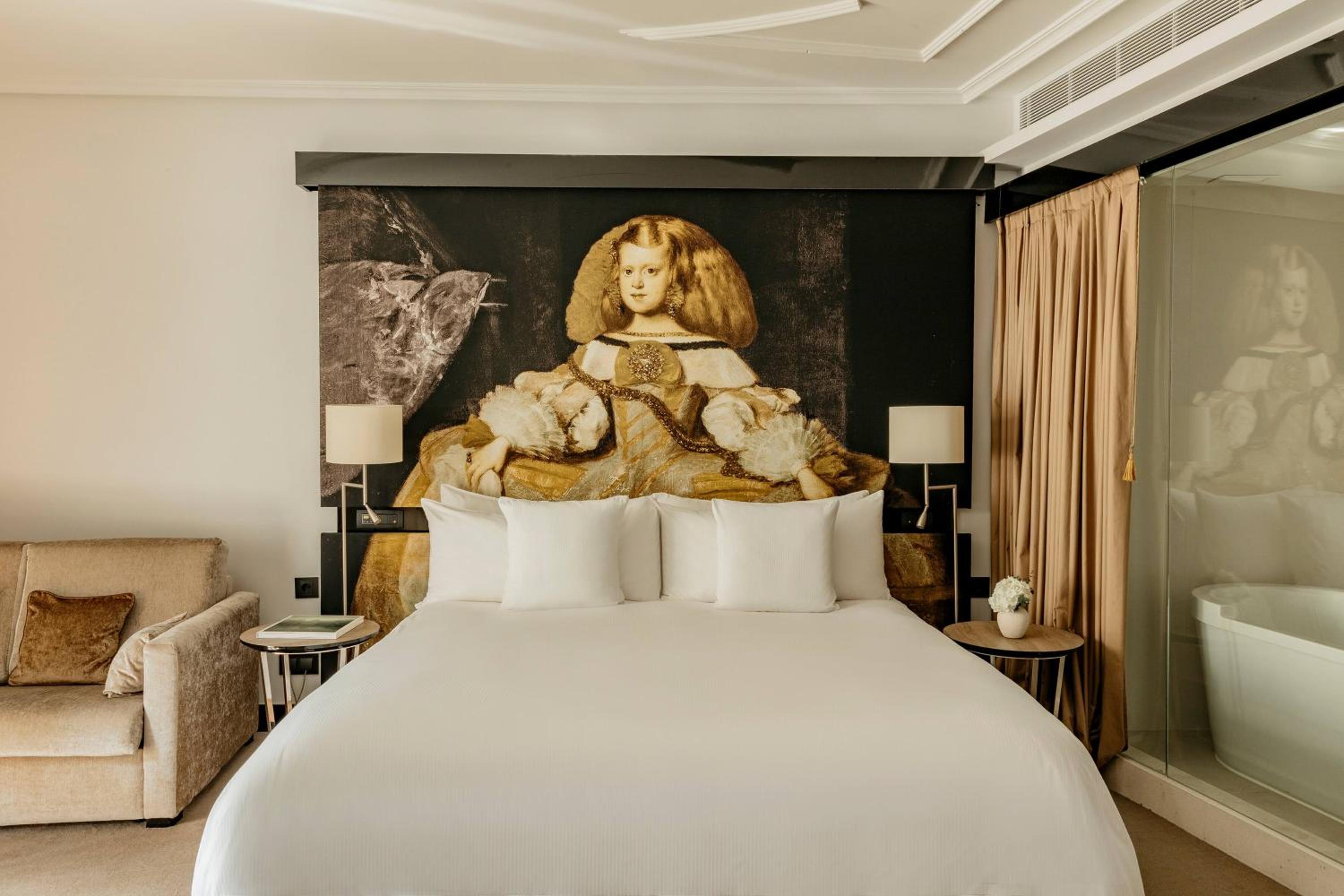 Junior Suite Red Level Connecting Room