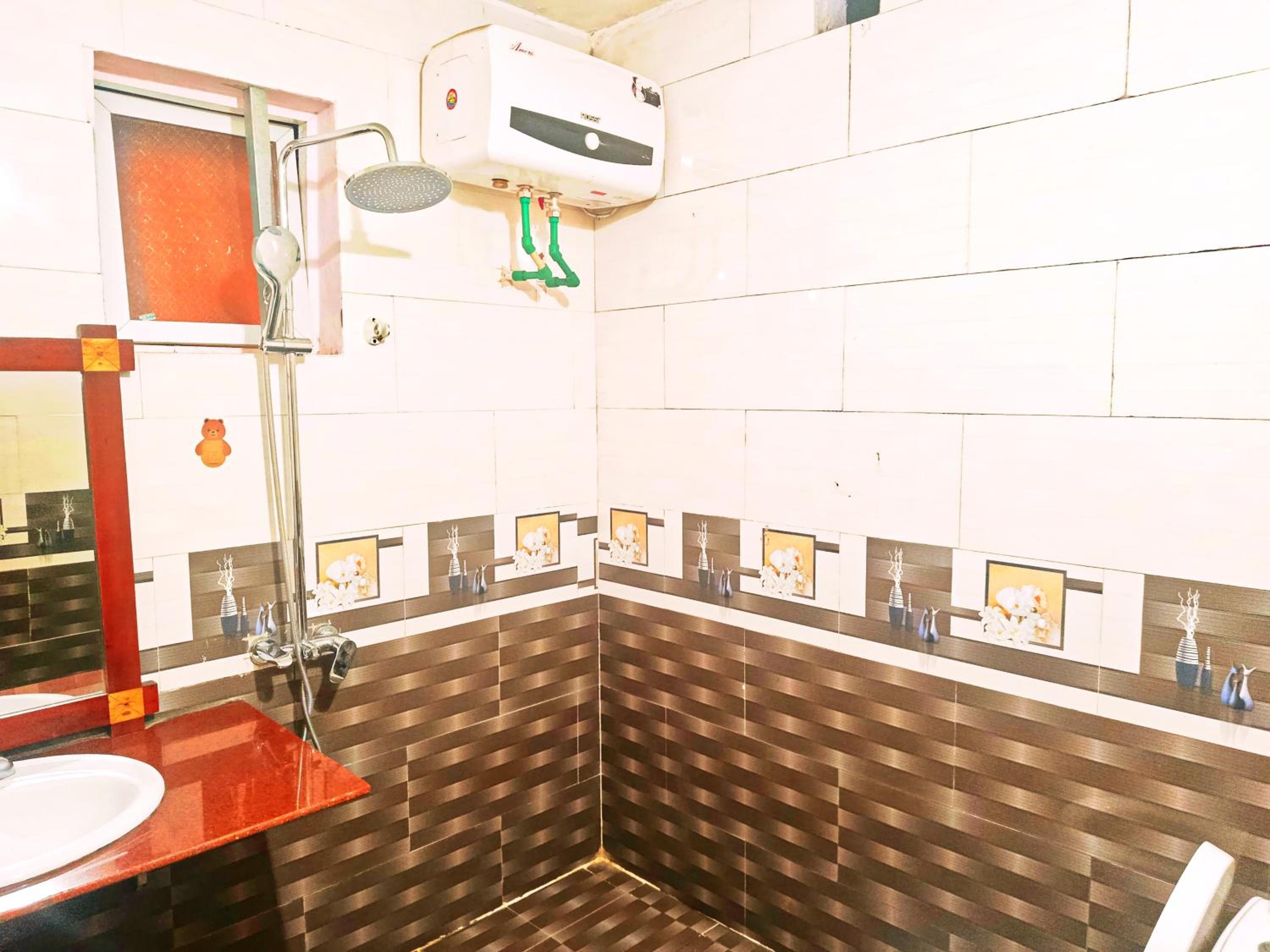 Quadruple Room with Private Bathroom photo 1