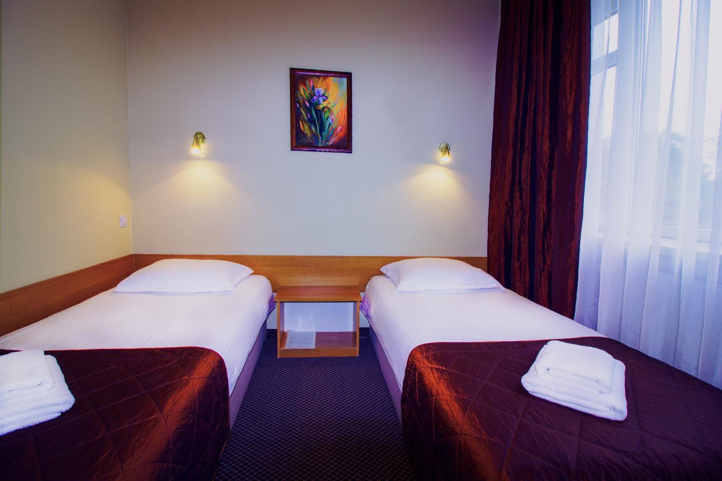 Double or Twin Room - Photo 5