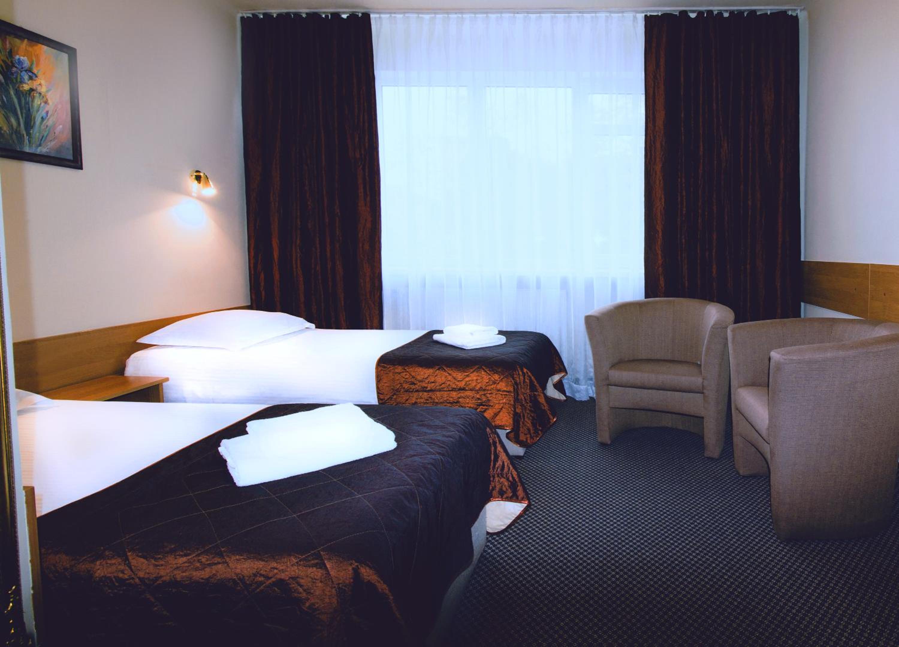 Double or Twin Room - Photo 6