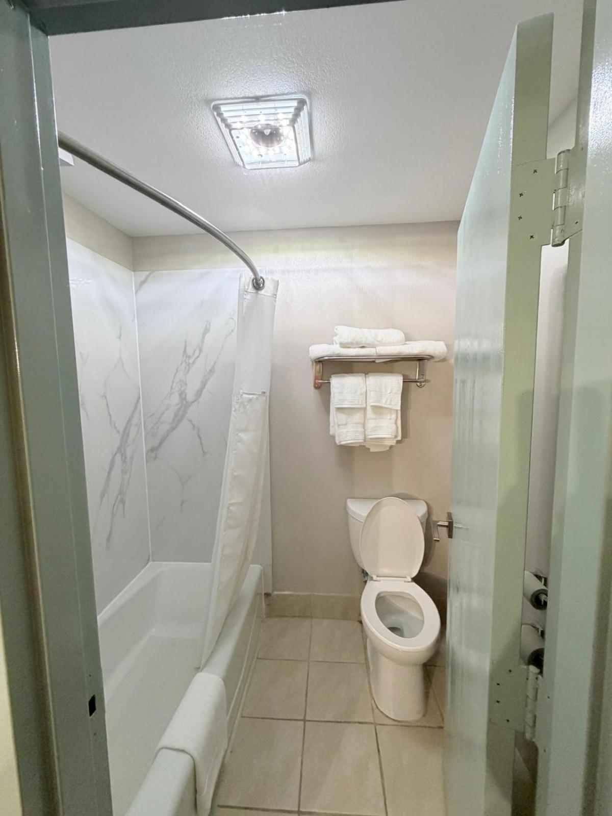 Deluxe King Rom with Courtyard View - Non-Smoking - Photo 7