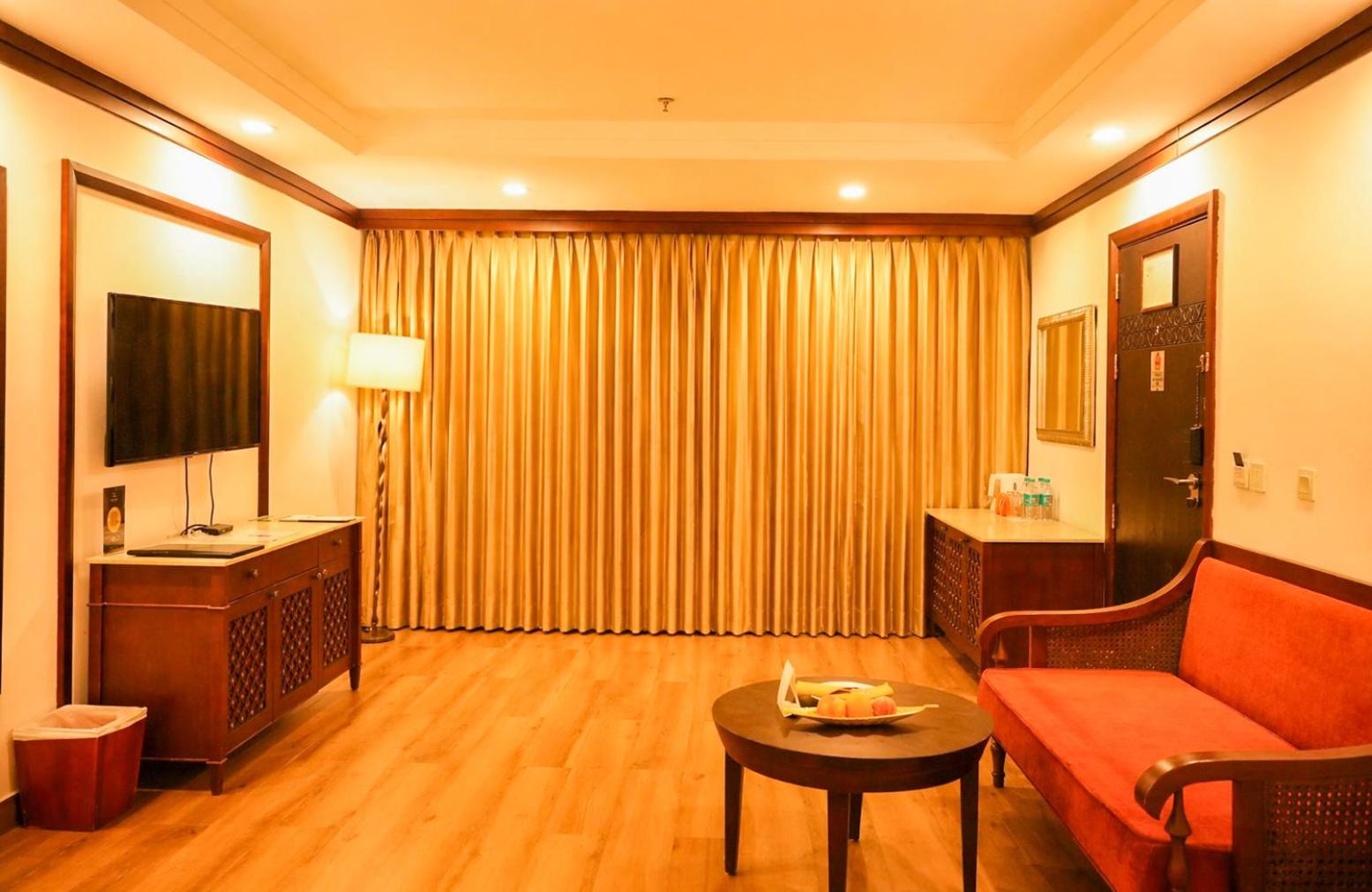 Superior River View Room - Photo 2