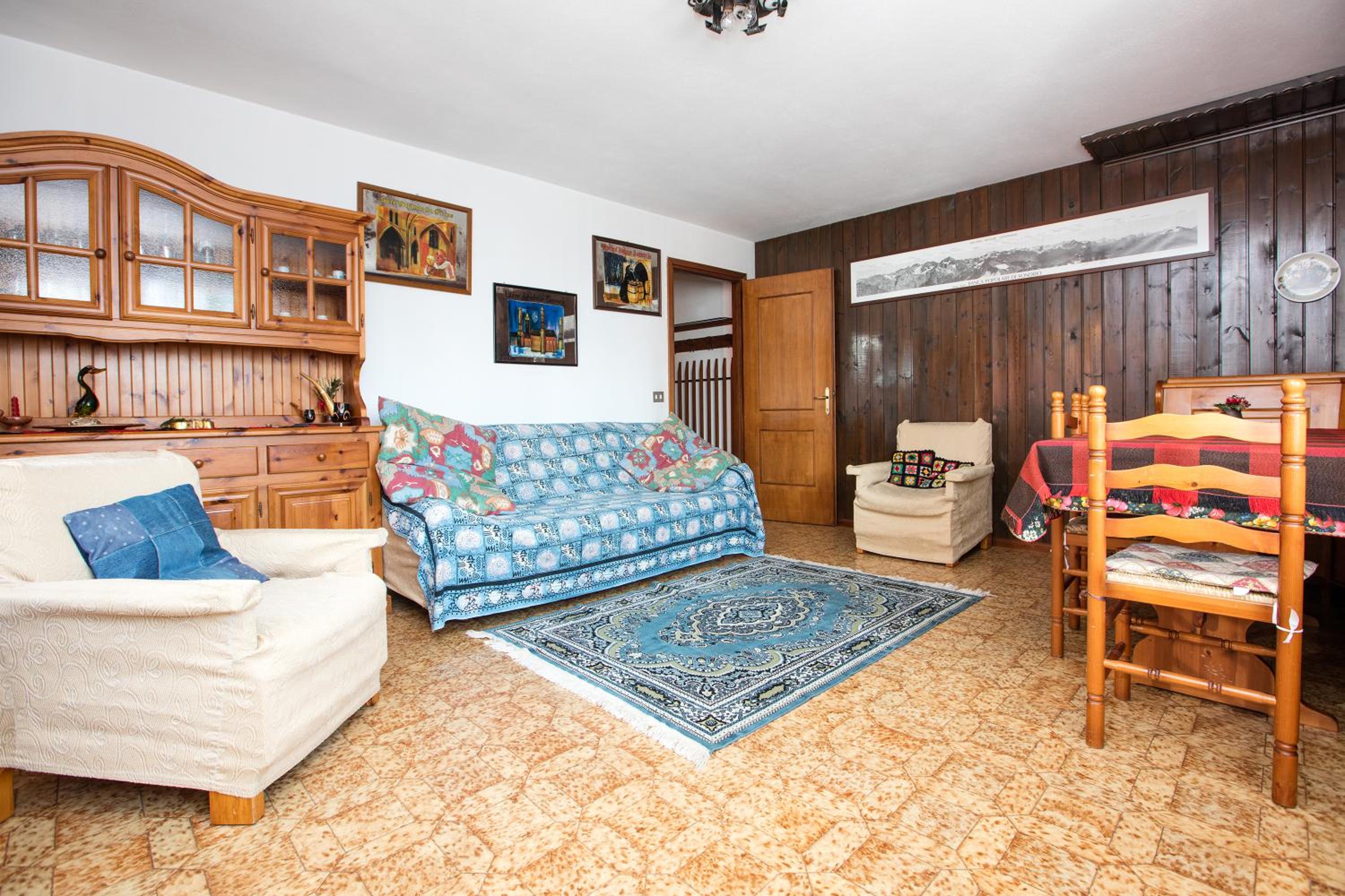 Three-Bedroom Apartment photo 1