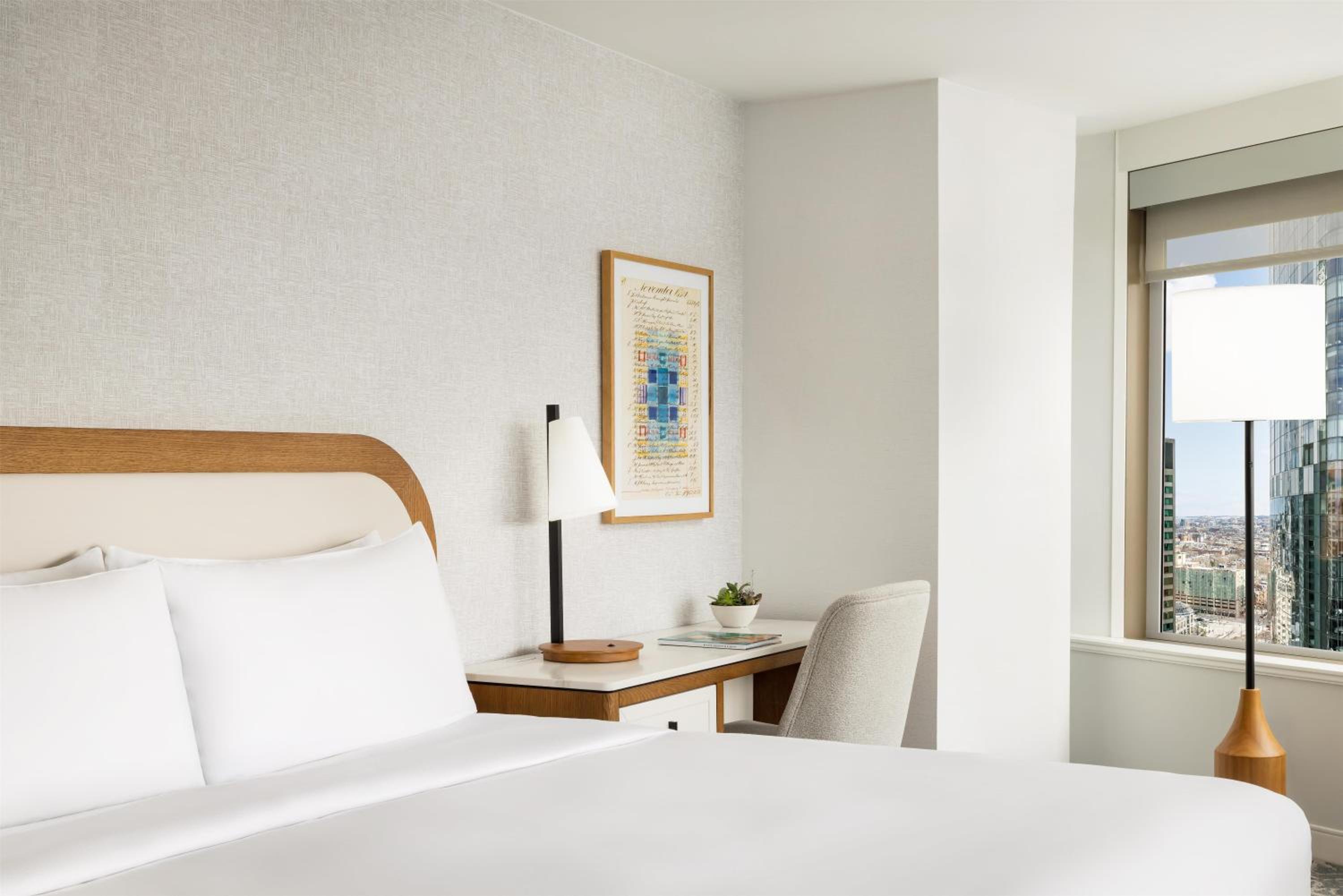 King Room with Skyline City View - Photo 3