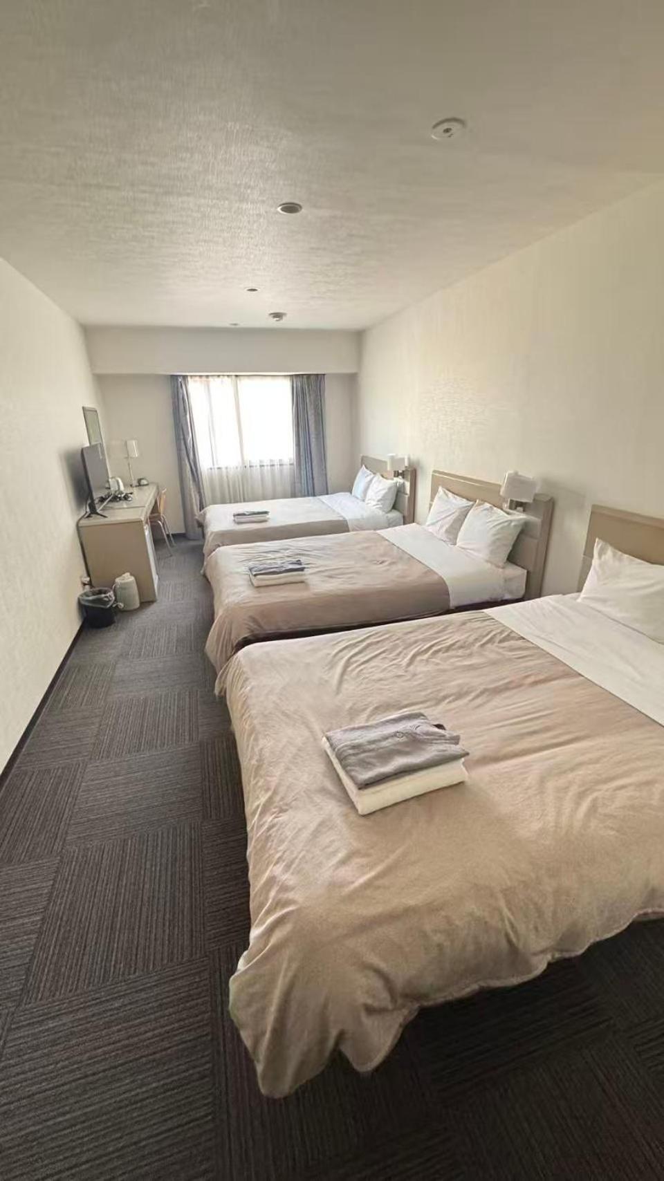 Standard Twin Room - Photo 7