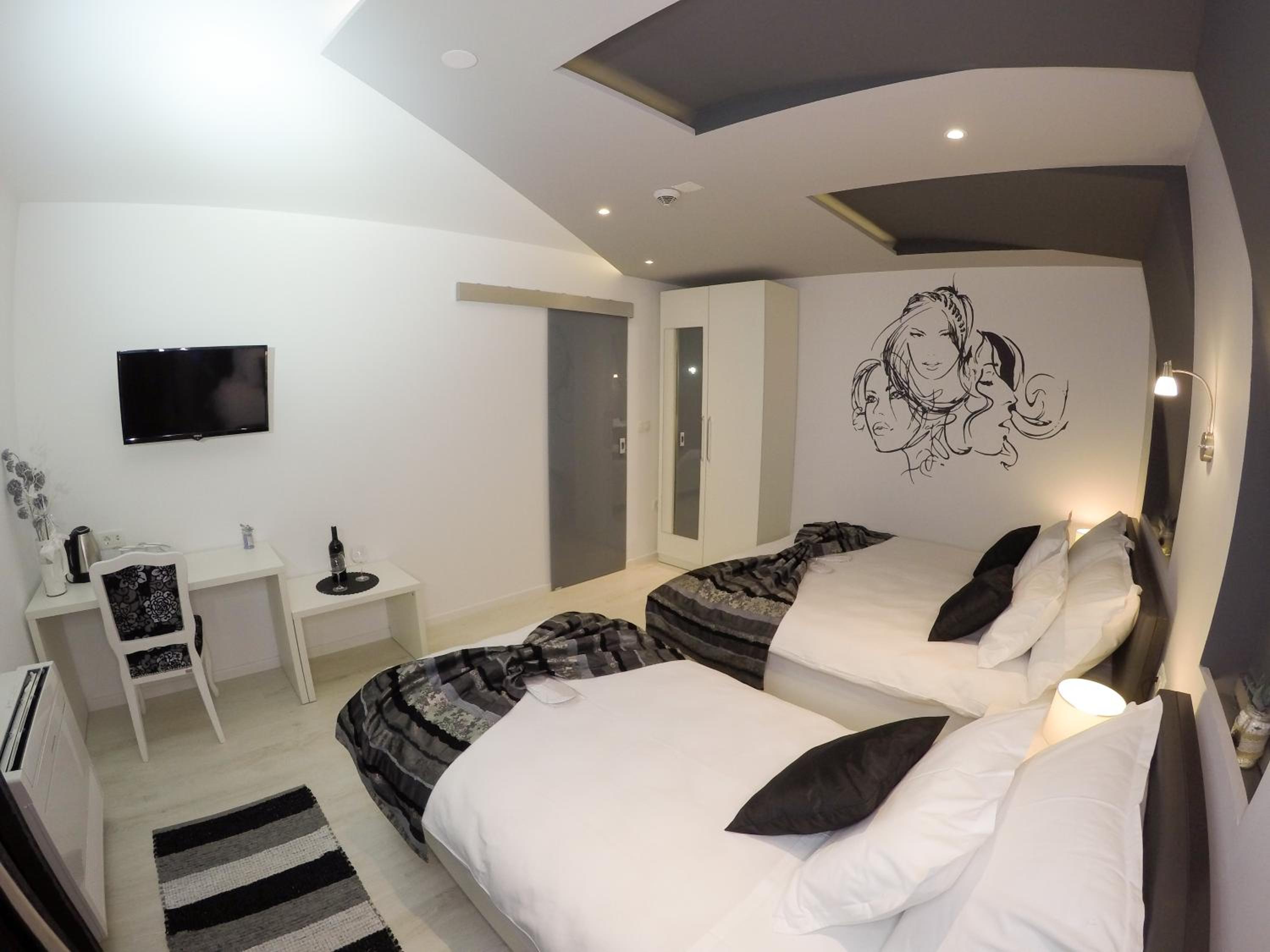 Deluxe Triple Room photo 1