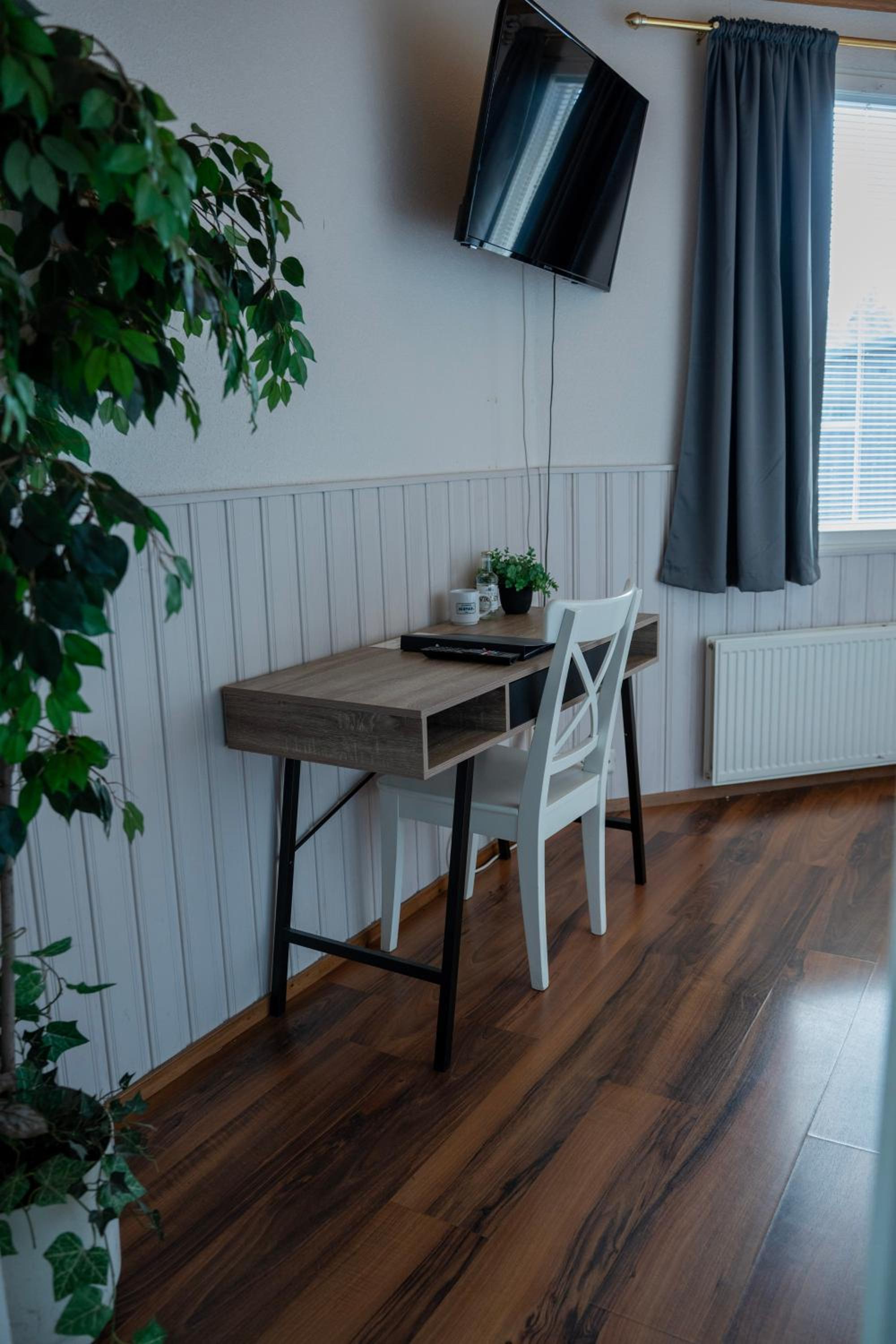 Single Room with Bathroom photo 2