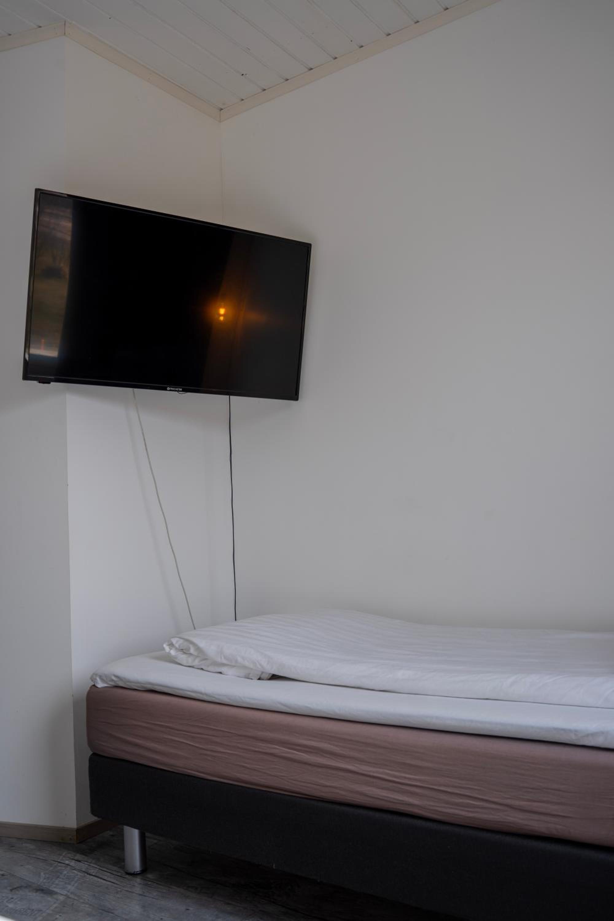 Twin Room with Private Bathroom photo 3
