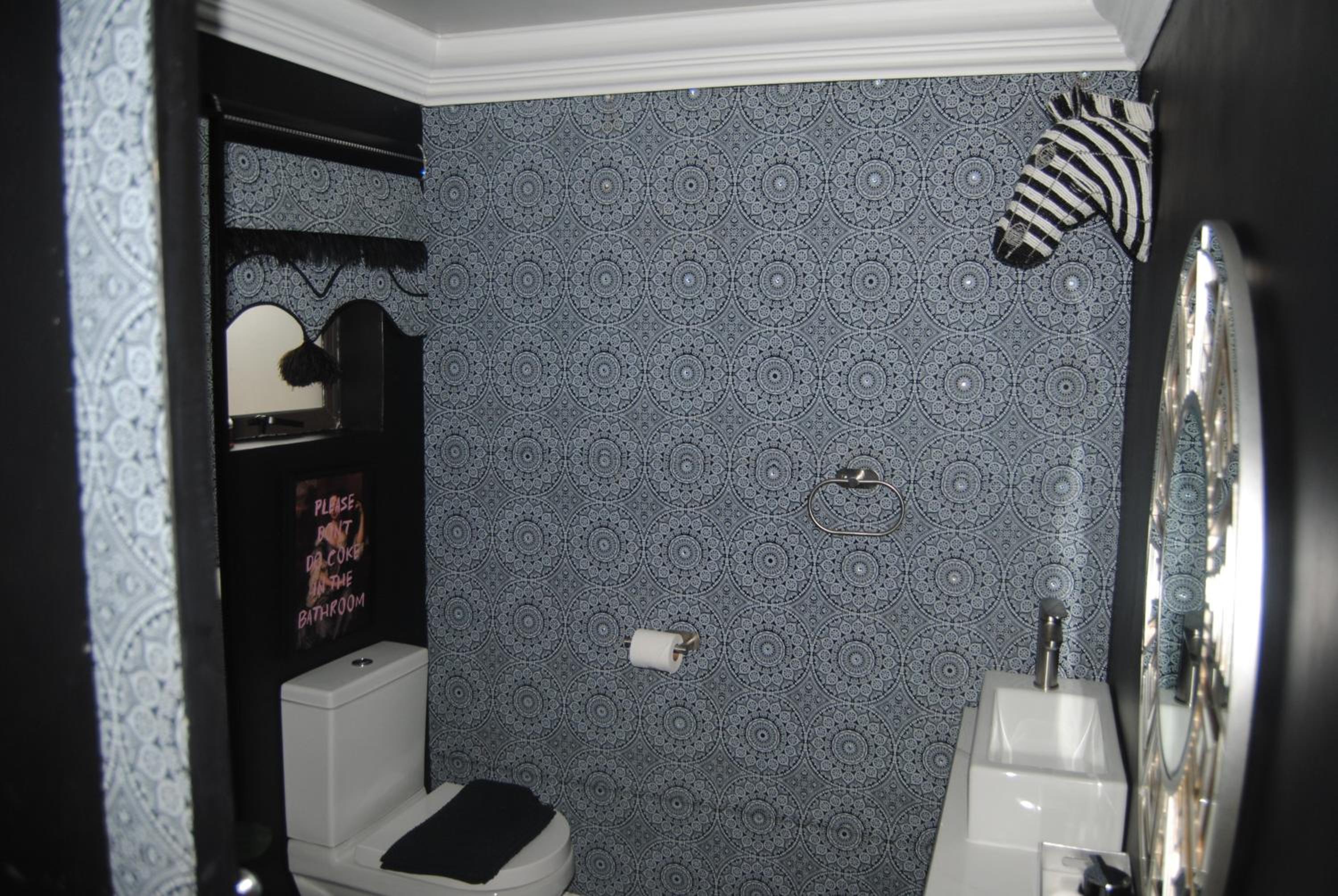 Deluxe King Suite - Photo 3
