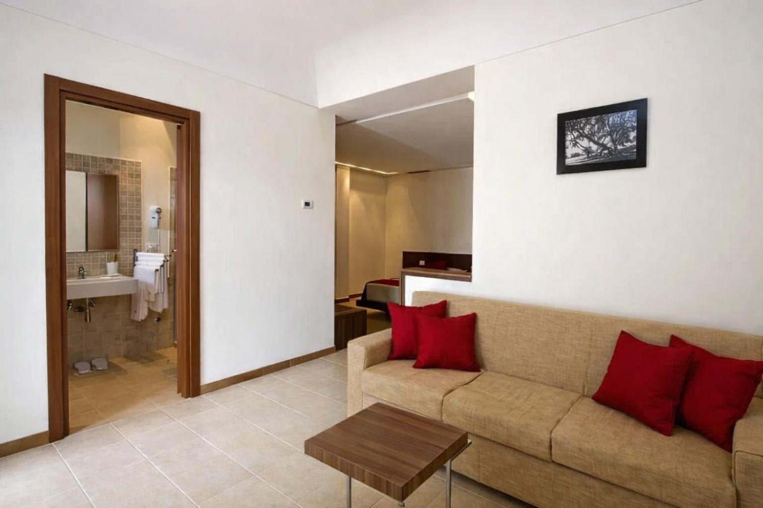 Junior Suite with Garden View photo 3