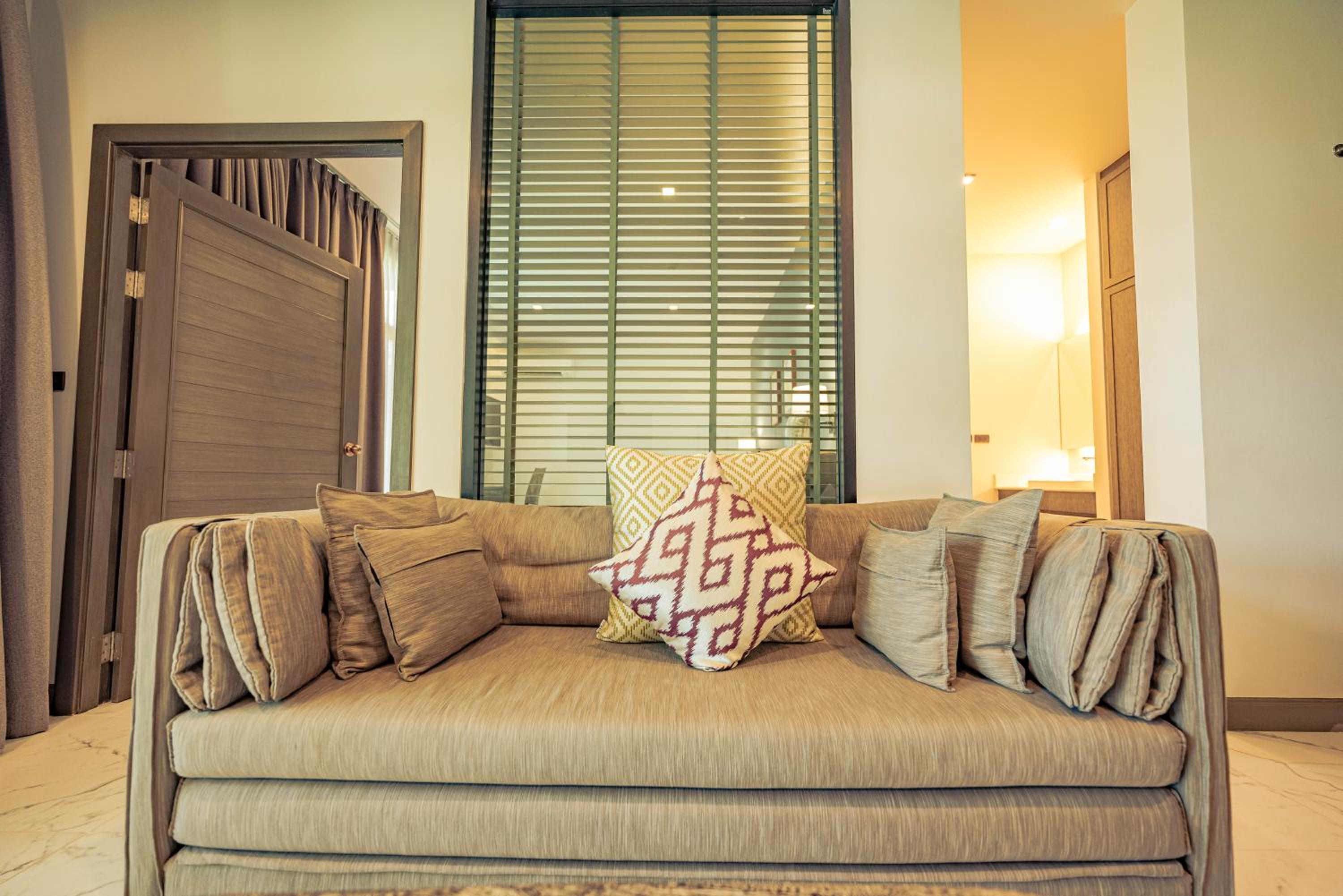 Suite - Photo 2
