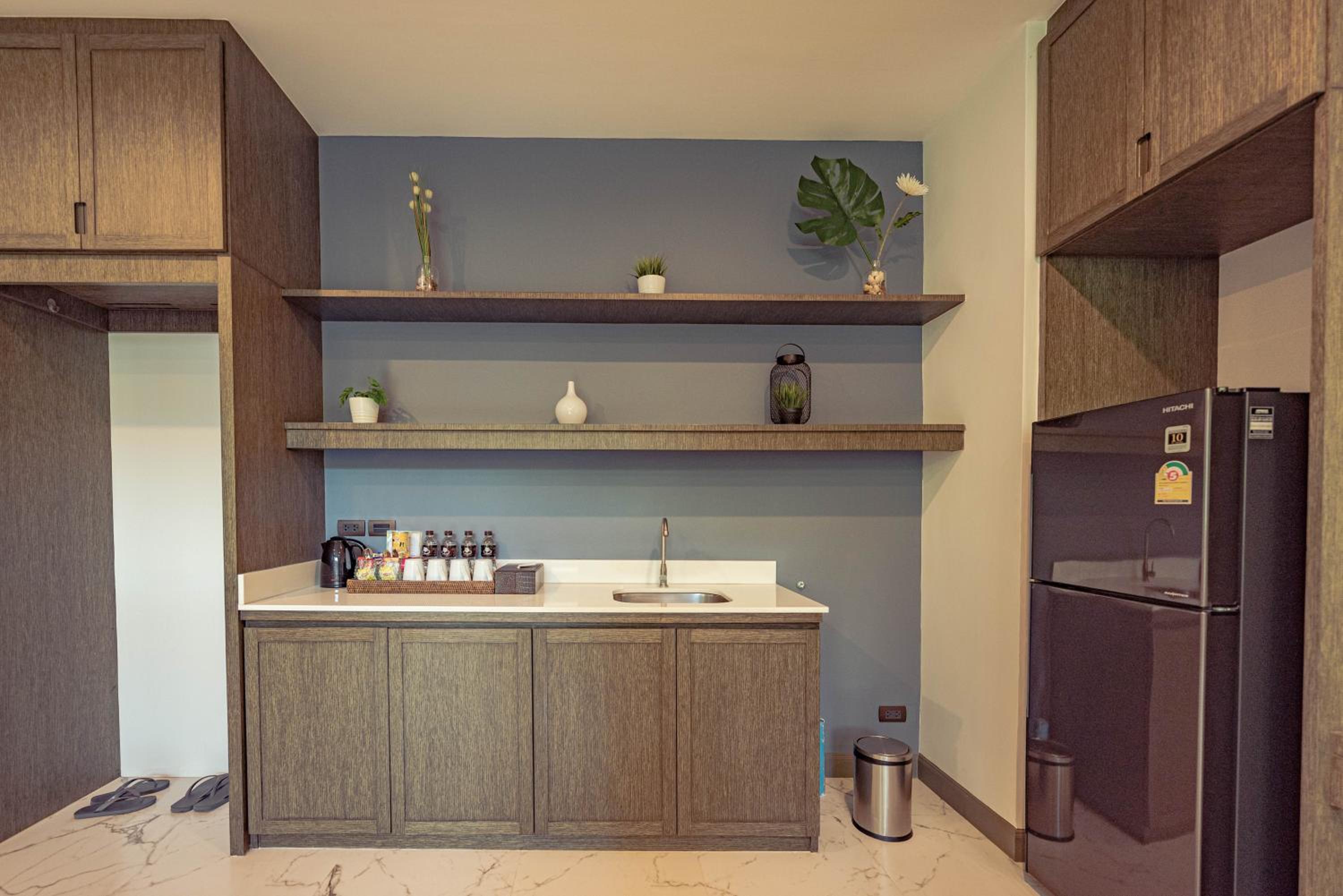 Suite - Photo 5